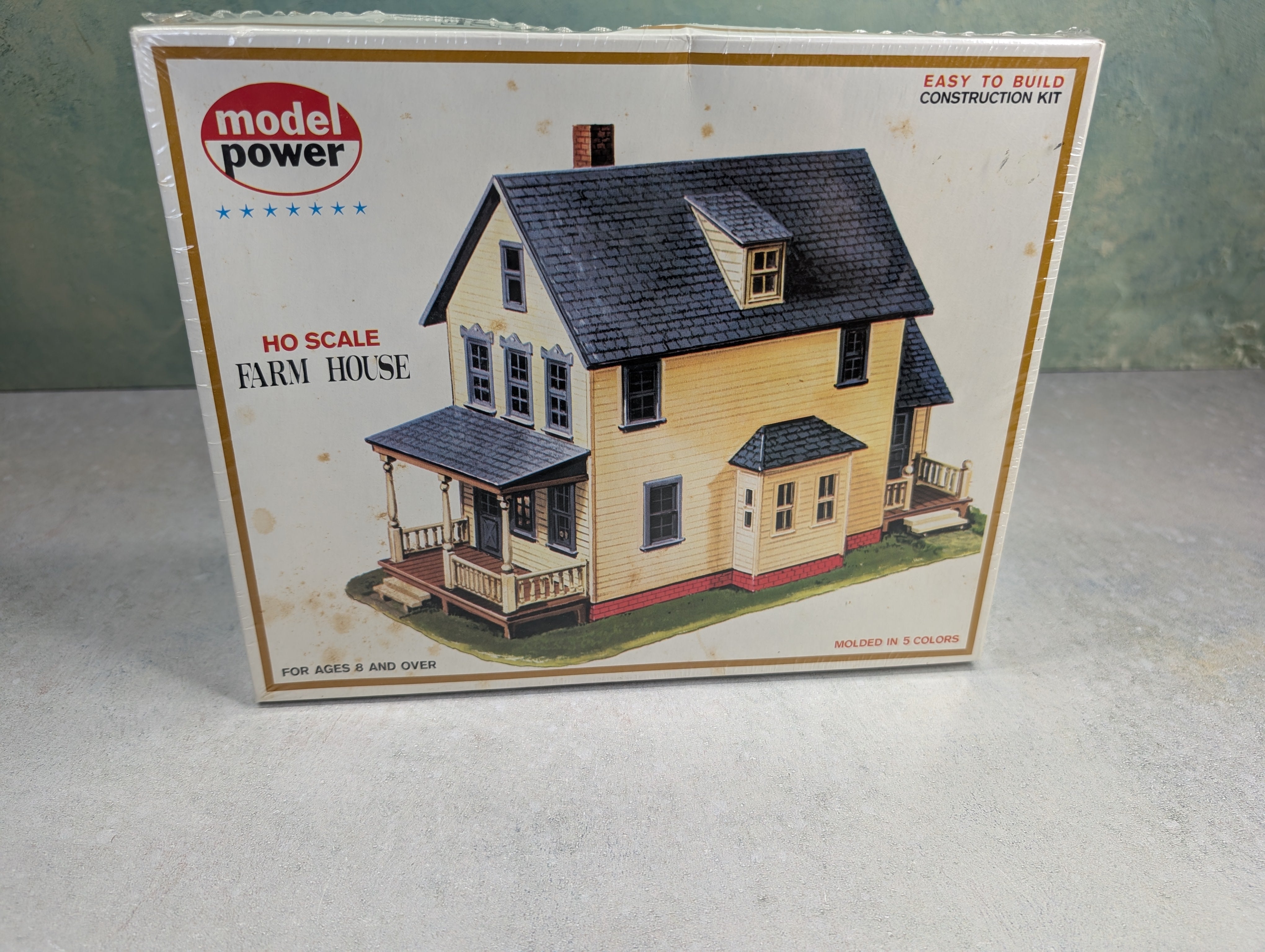 Model Power 433 HO Scale Farm House (Sealed) KIT
