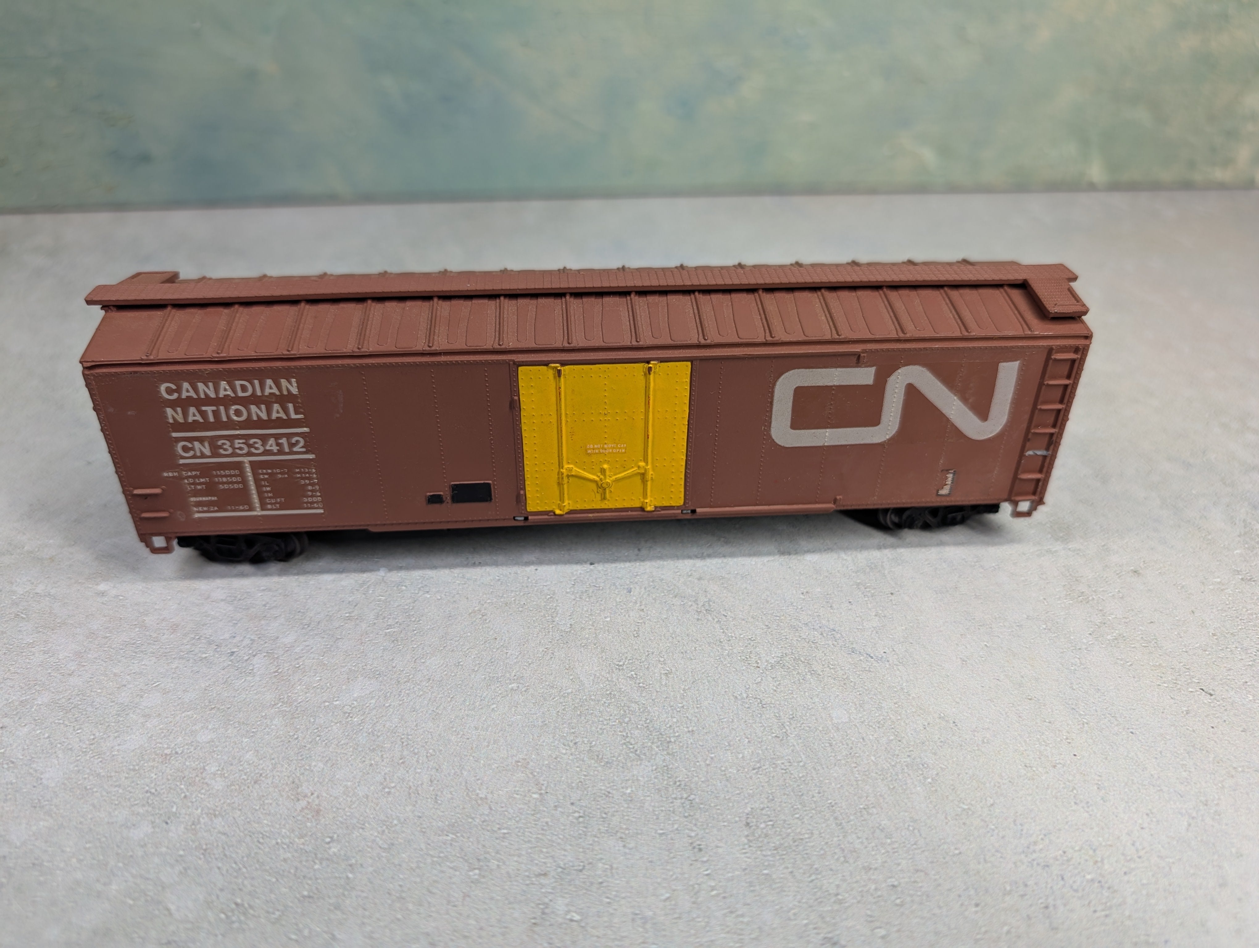 USED Roundhouse HO Scale 50' Box Car Canadian National CN #353412