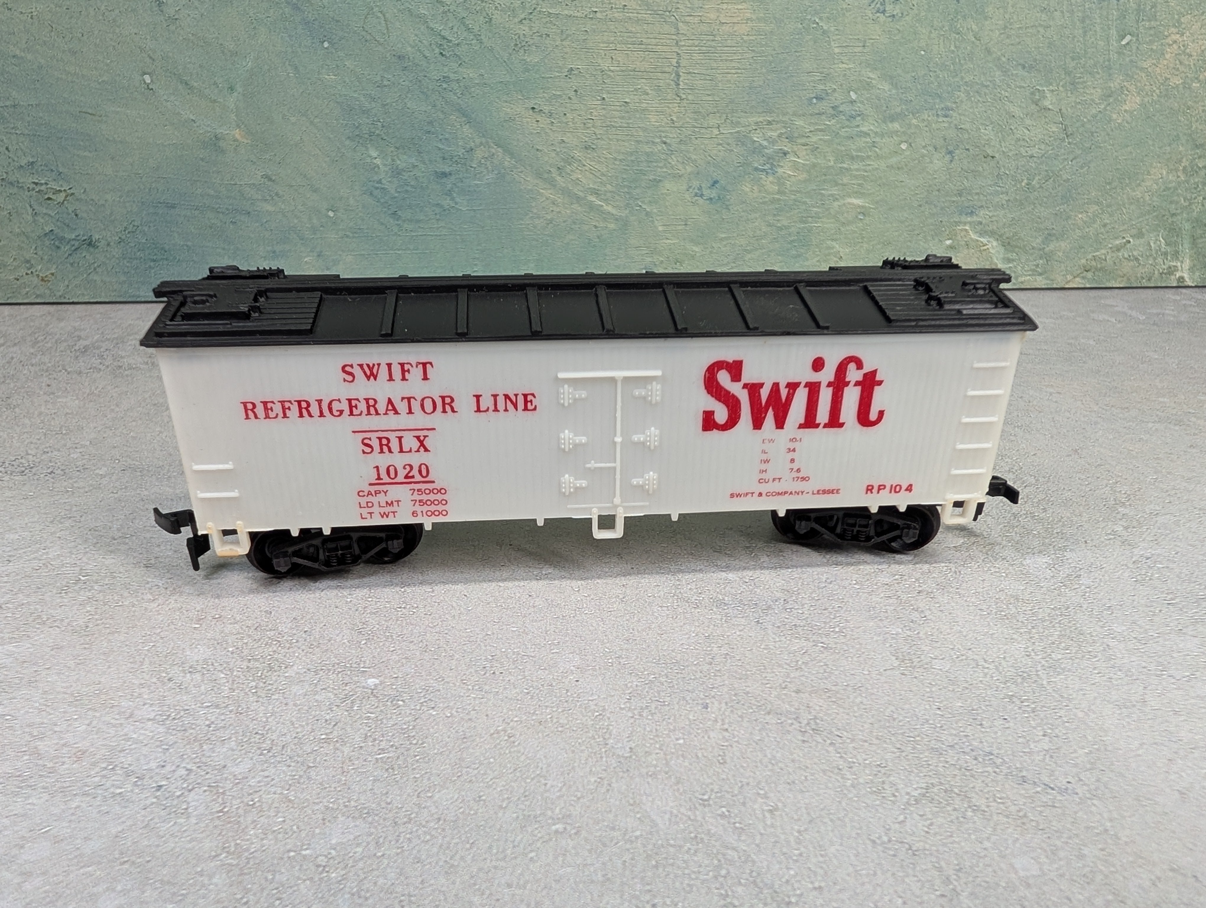 USED Life-Like HO Scale 38' Wooden Reefer Box Car Swift Refrigerator Line SRLX #1020