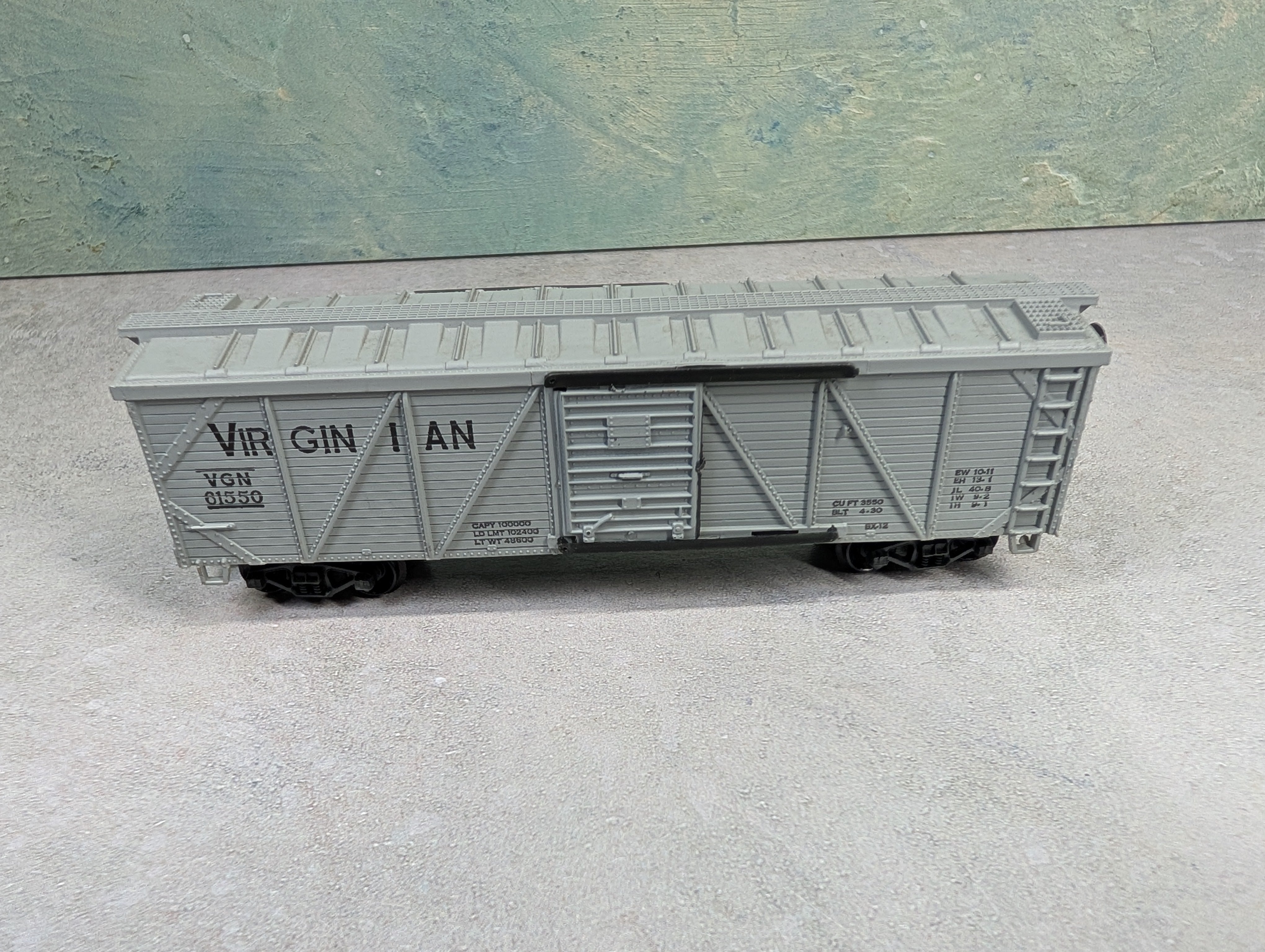 USED Life-Like HO Scale Wood Braced Box Car Virginian VGN #61550