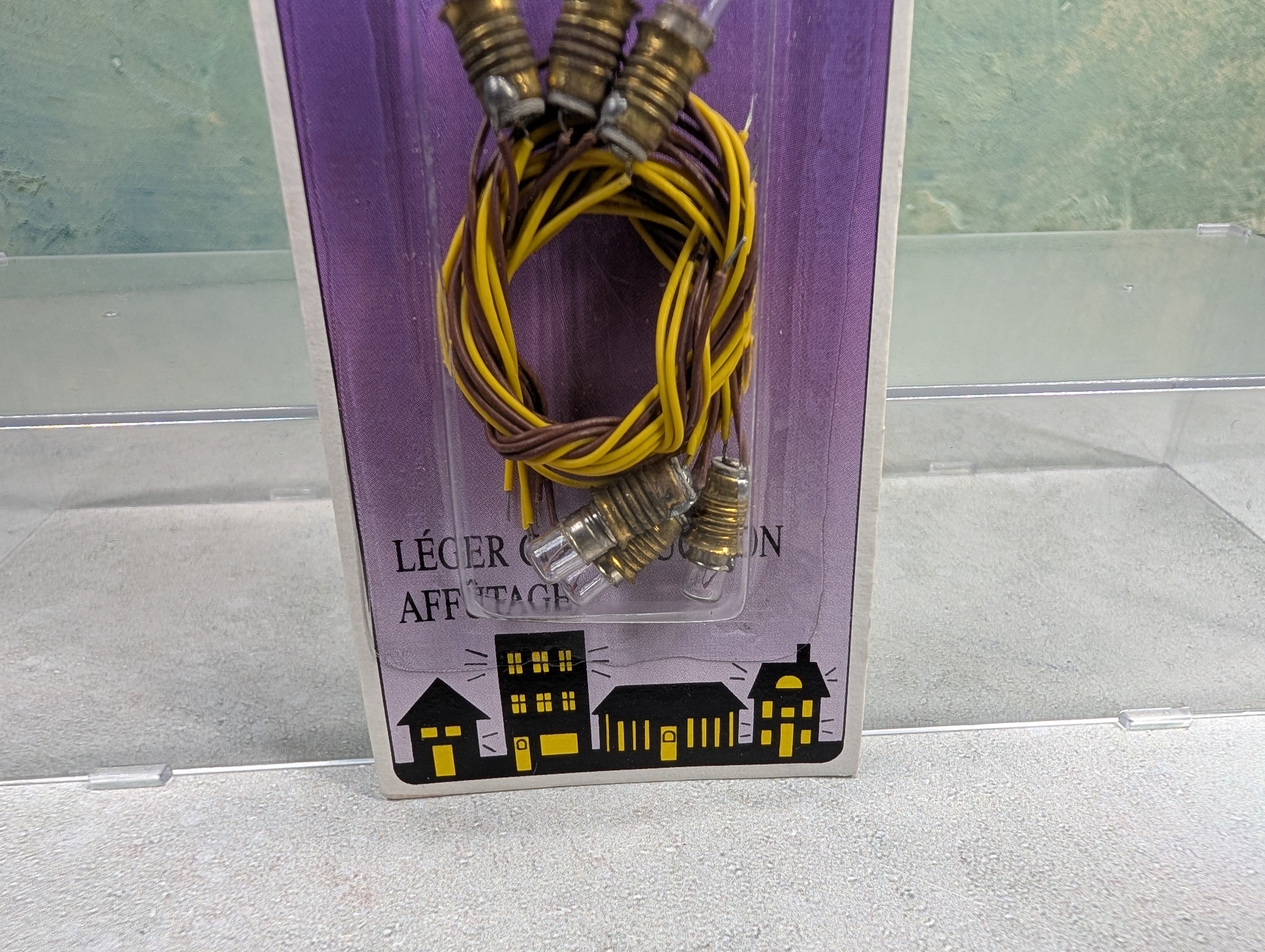 USED Model Power 492 HO Scale Economy Building Lite Set 12-16v (6 pcs)