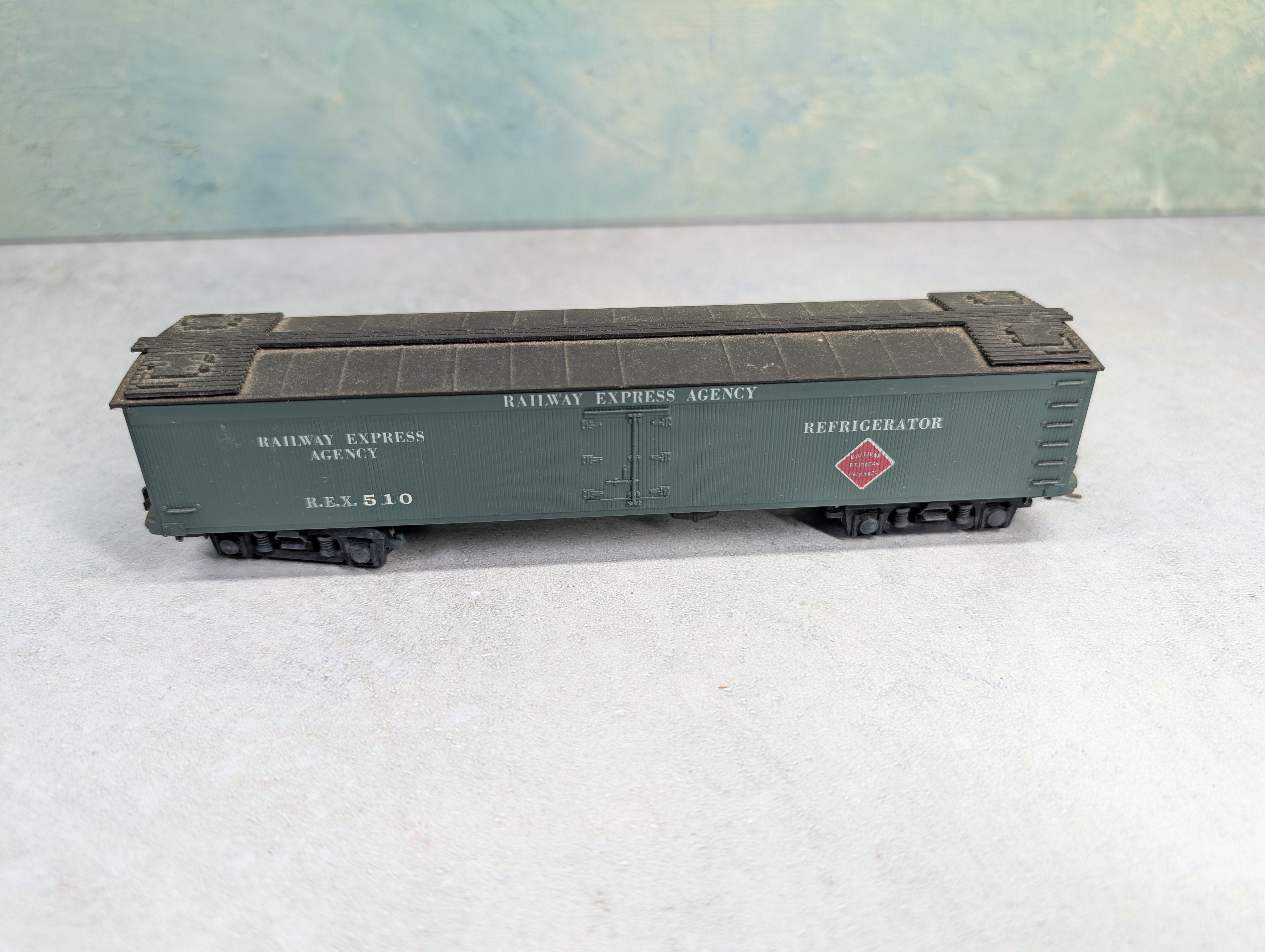 USED Roundhouse HO Scale 50' Express Reefer Railway Express Agency REX #510