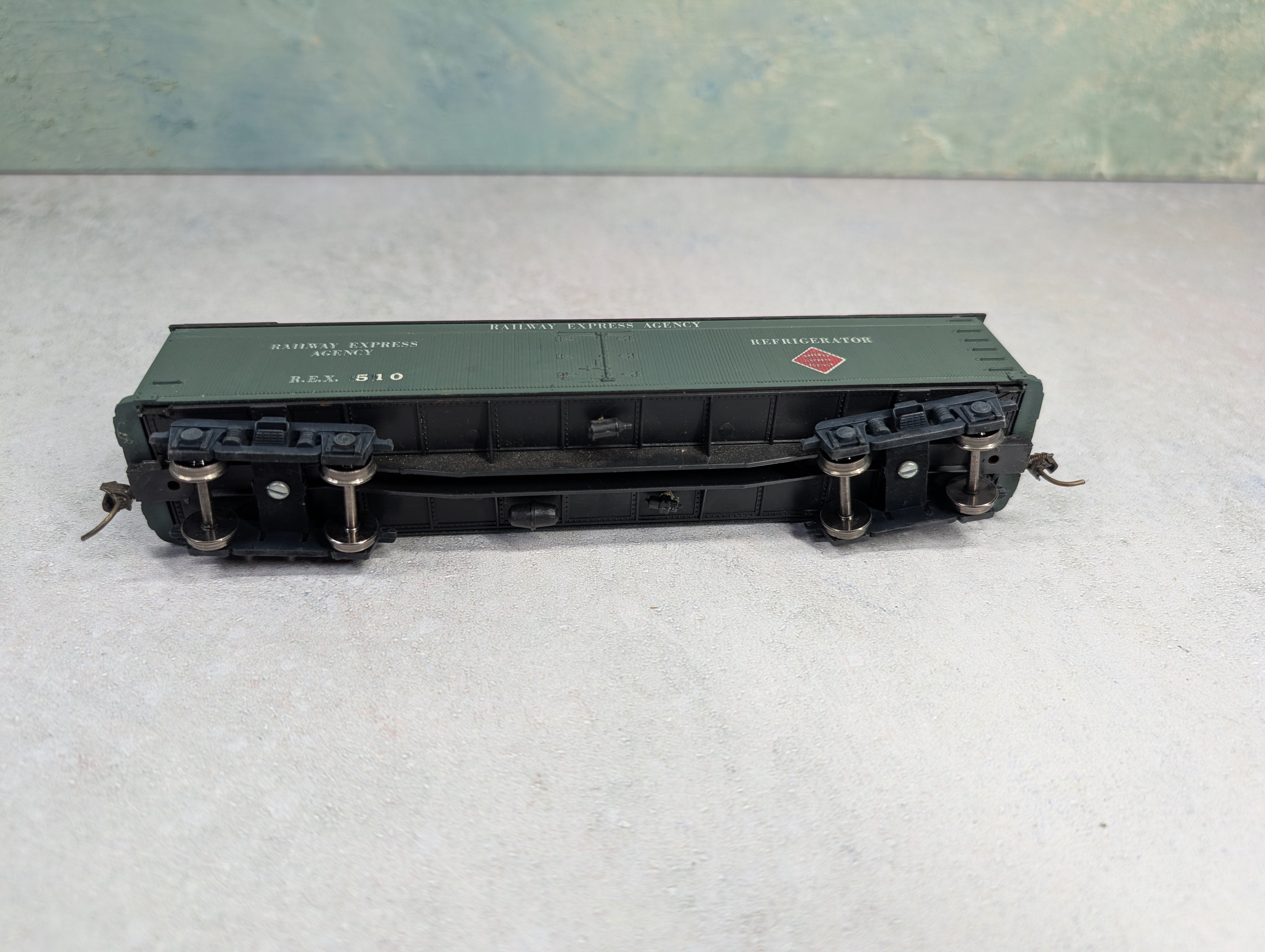 USED Roundhouse HO Scale 50' Express Reefer Railway Express Agency REX #510