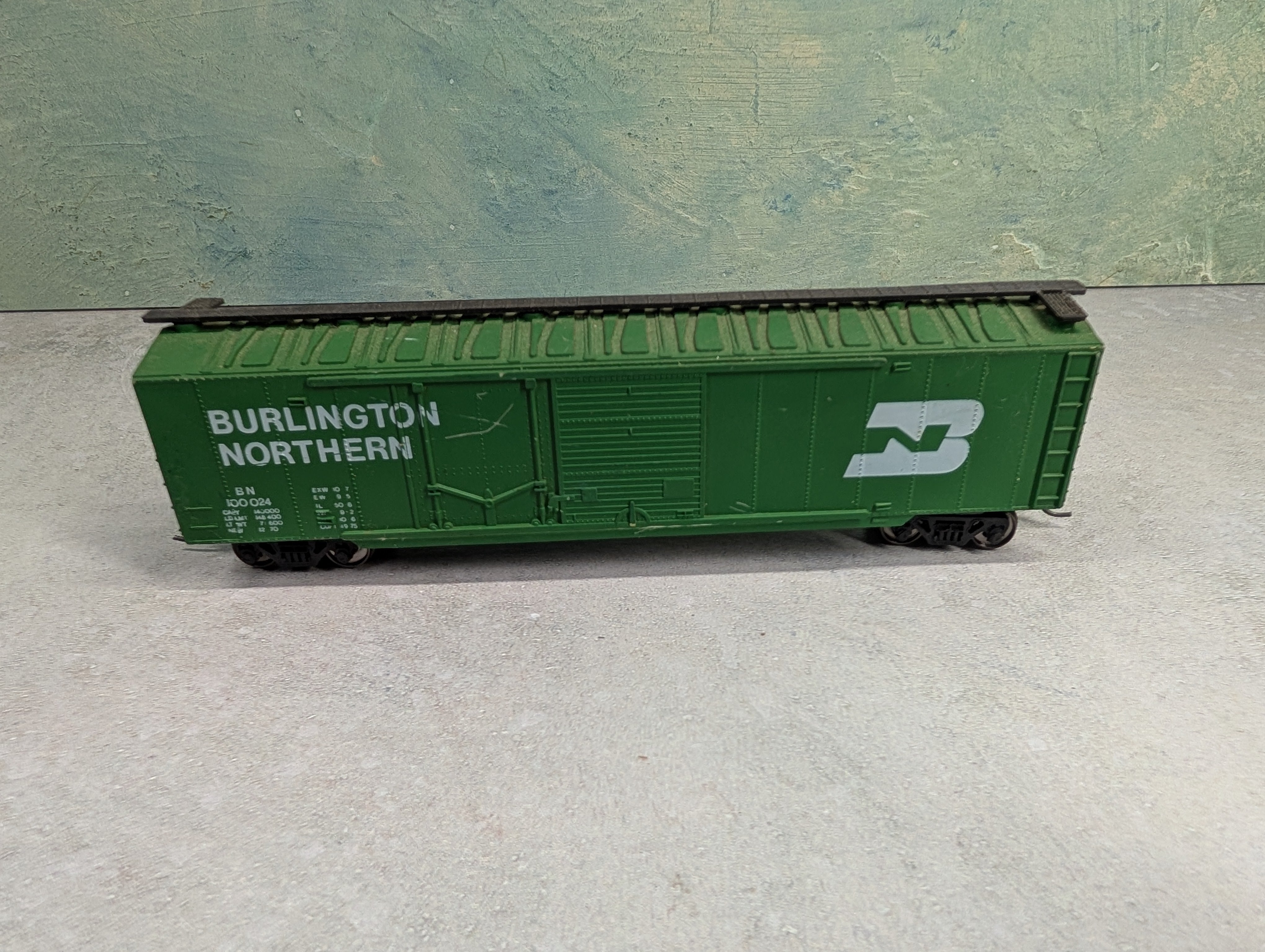 USED AHM HO Scale 50' Box Car Burlington Northern BN #100024