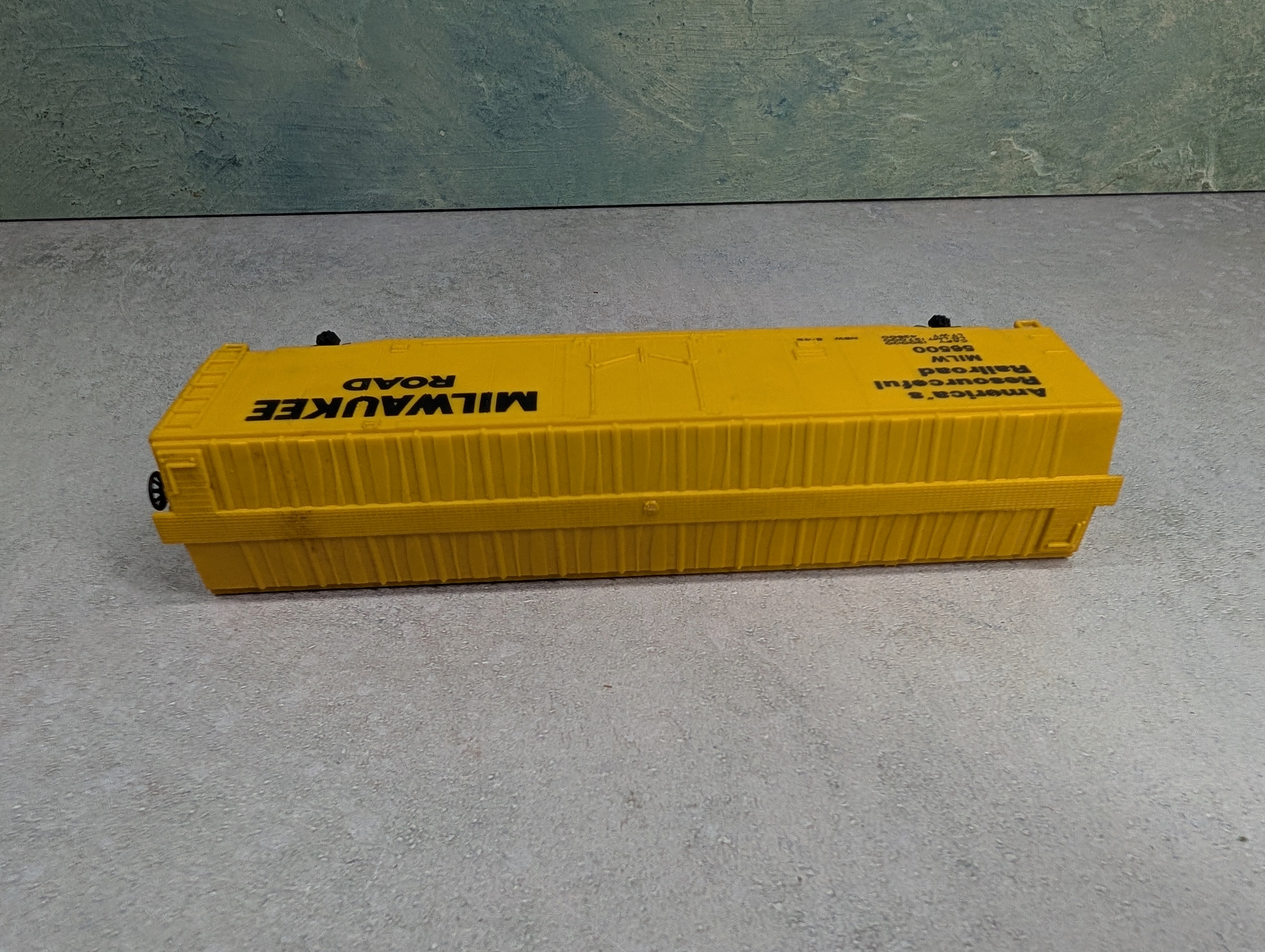 USED Bachmann HO Scale 50' Box Car Milwaukee Road MILW #56500