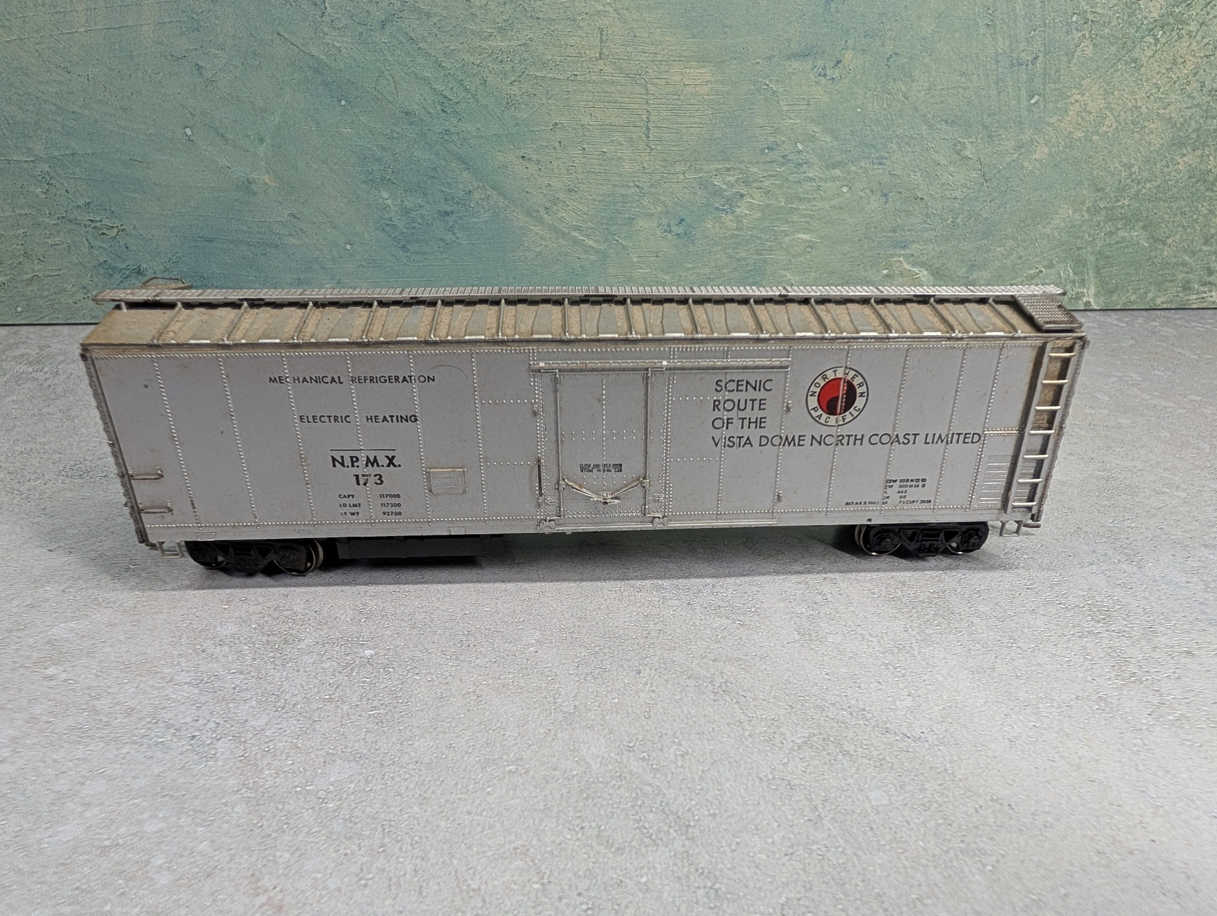 USED HO Scale 50' Box Car Northern Pacific NPMX #173