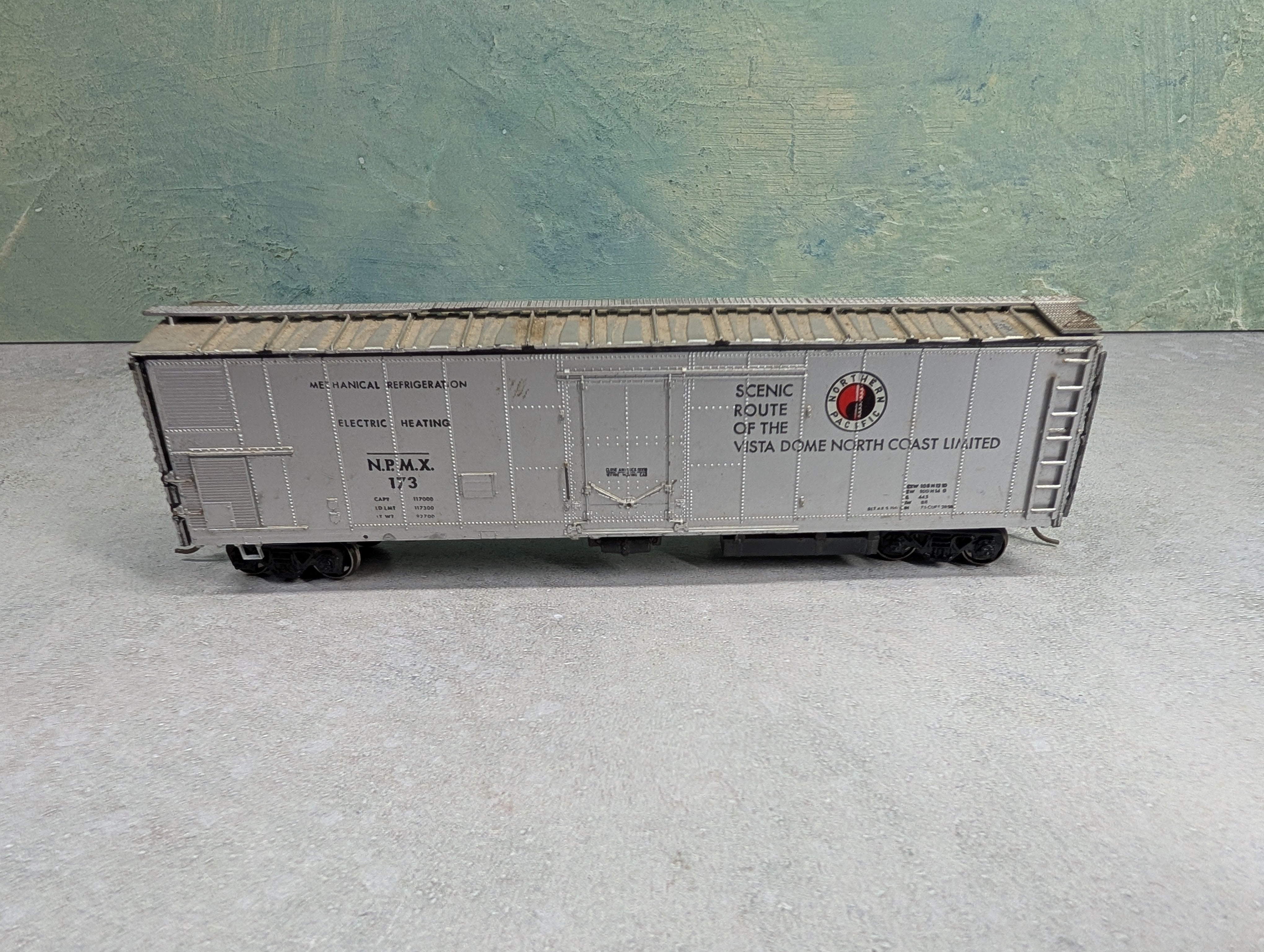 USED HO Scale 50' Box Car Northern Pacific NPMX #173