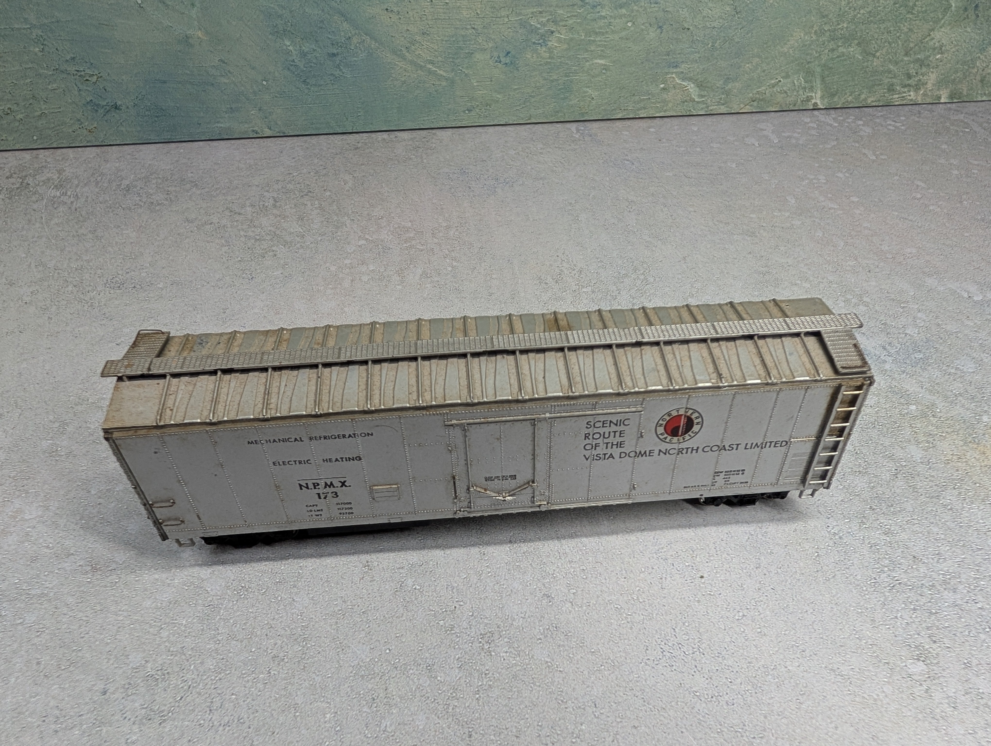 USED HO Scale 50' Box Car Northern Pacific NPMX #173