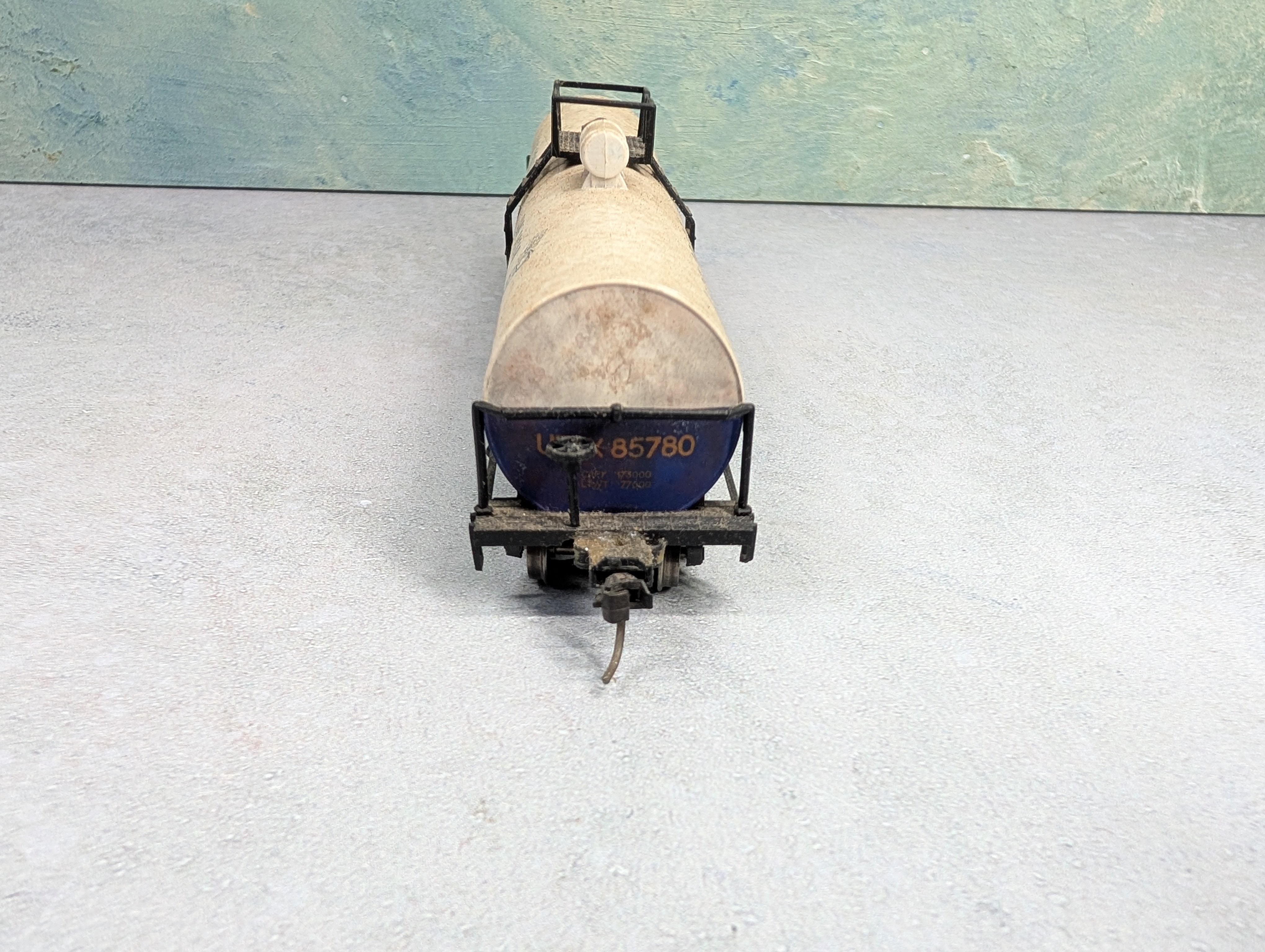 USED AHM HO Scale 50' Single Dome Tank Car Jack Frost UTLX #85780