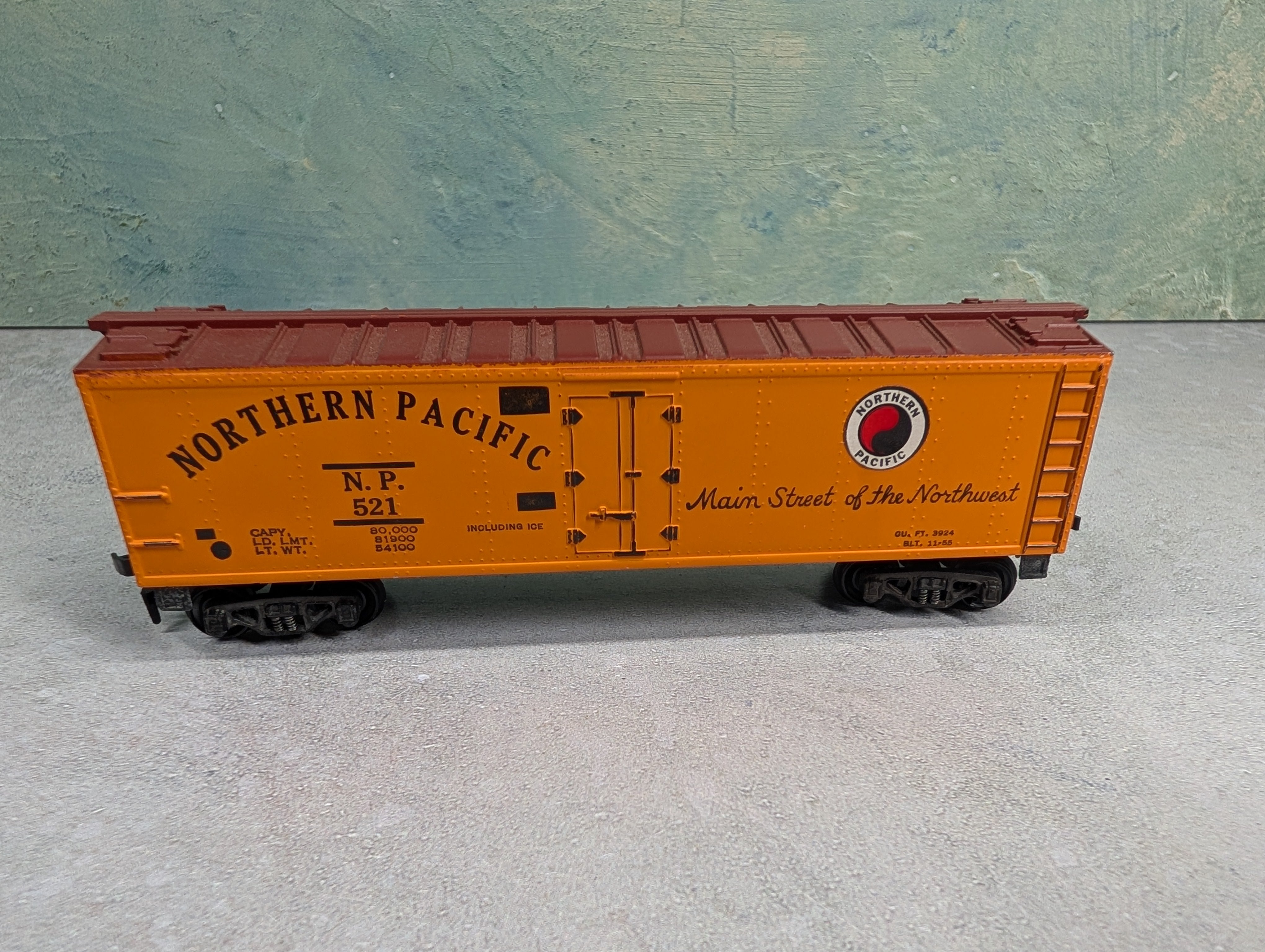 USED Gilbert HO Scale 40' Reefer Box Car Northern Pacific NP #521