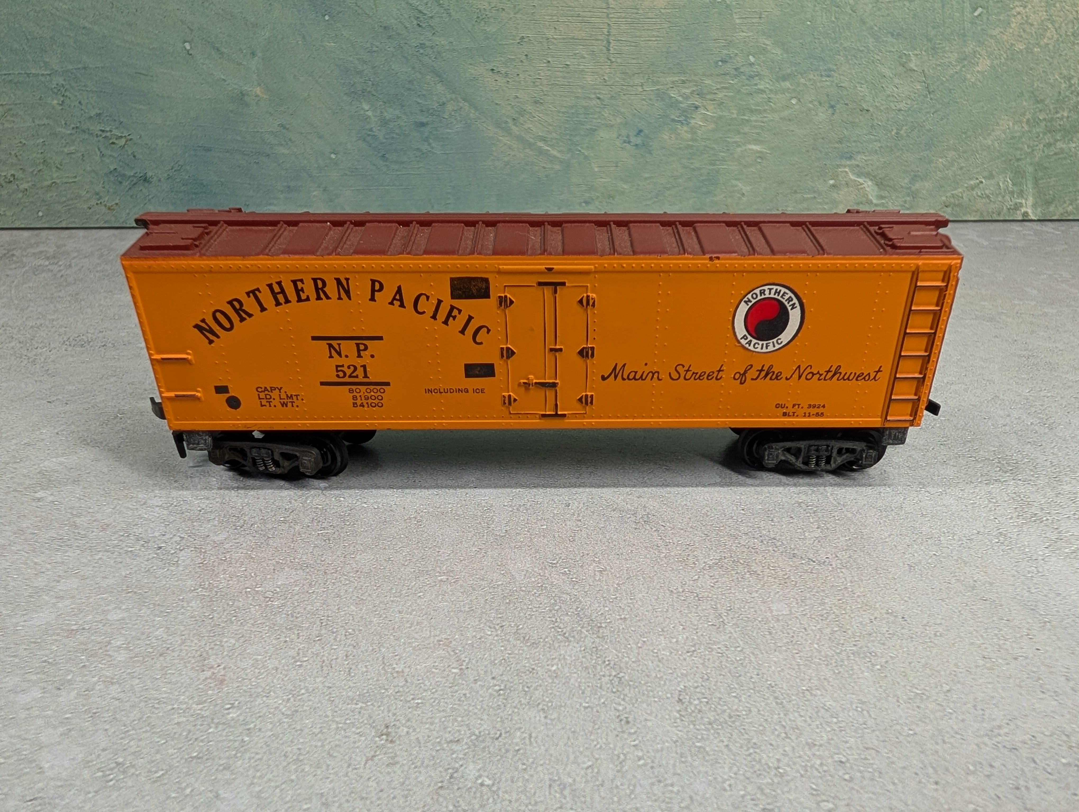 USED Gilbert HO Scale 40' Reefer Box Car Northern Pacific NP #521
