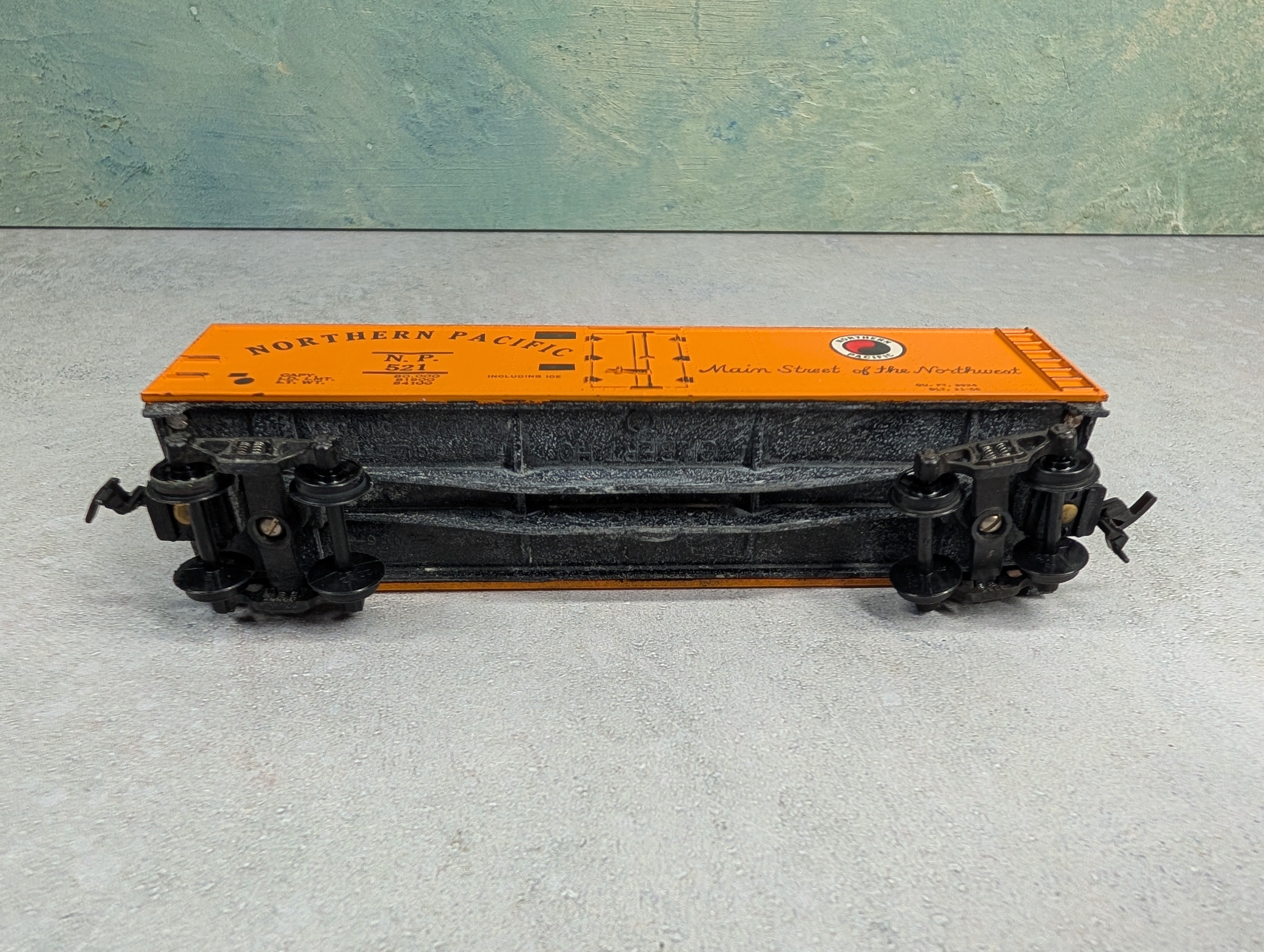 USED Gilbert HO Scale 40' Reefer Box Car Northern Pacific NP #521