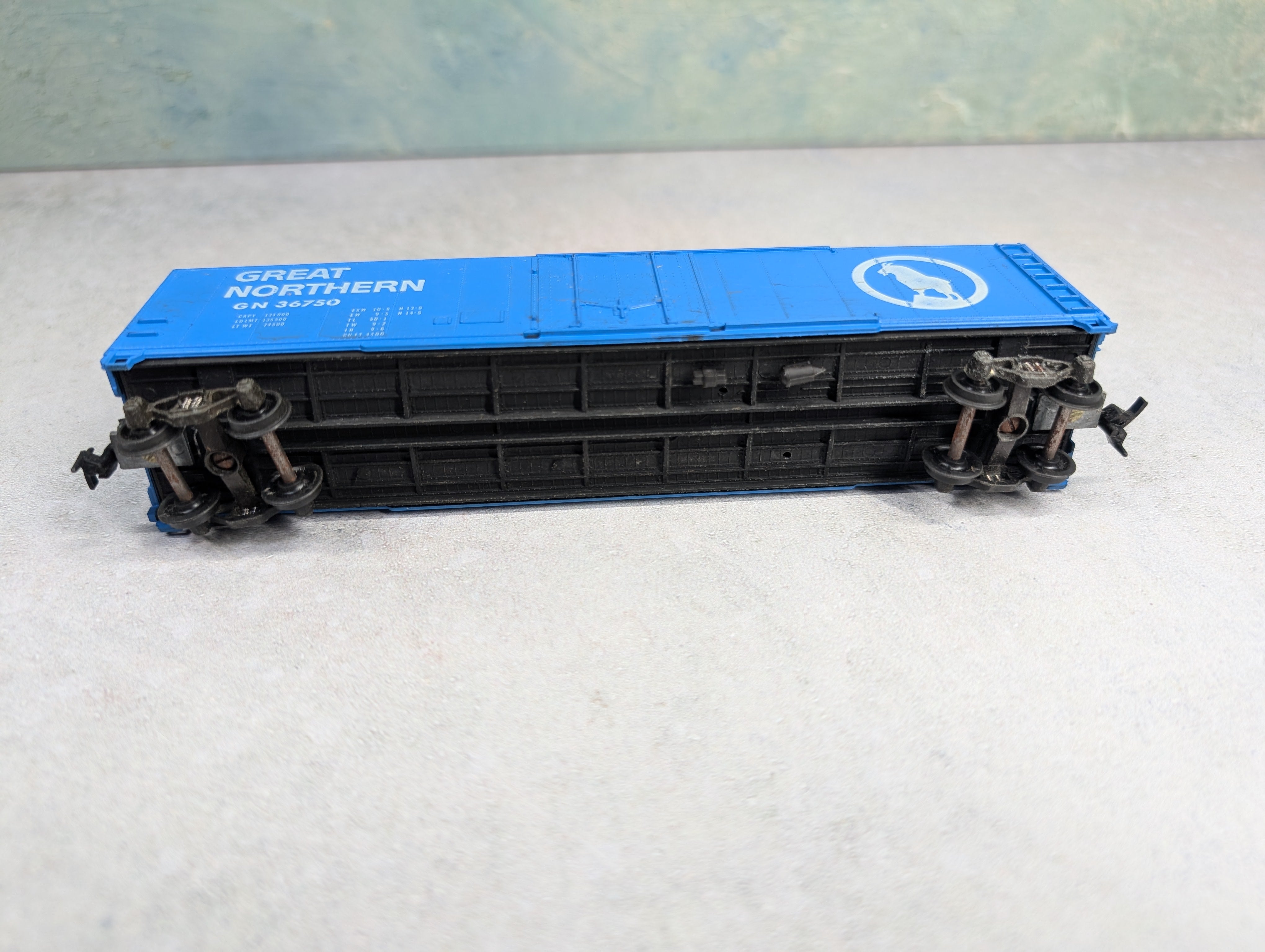 USED Roundhouse HO Scale 50' Plug Door Box Car Great Northern GN #36750