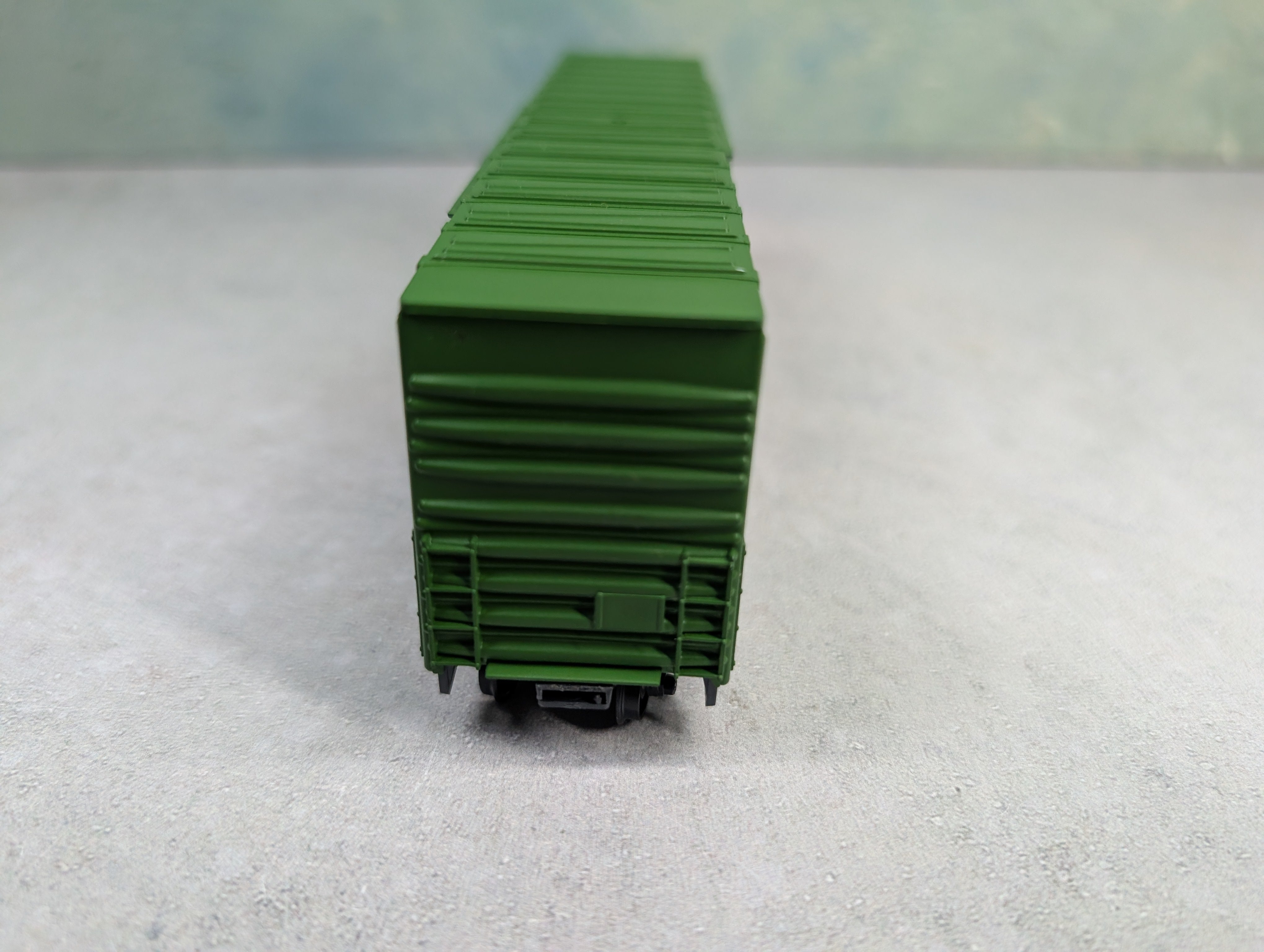 USED Roundhouse 1764 HO Scale 50' Hi-Cube Single Door Box Car Burlington Northern BN #748884