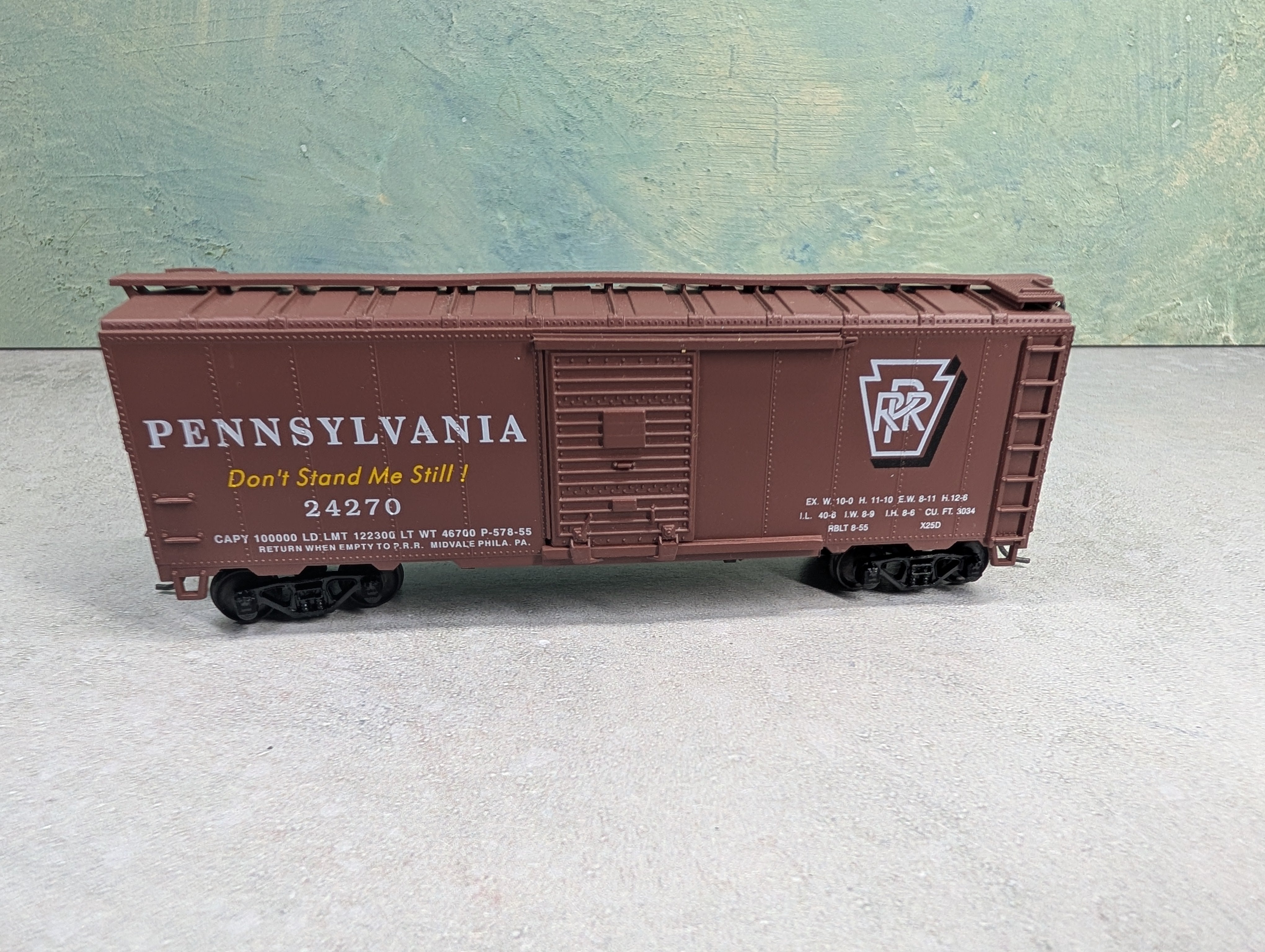USED Athearn 12023 HO Scale 40' Box Car Pennsylvania #24270 Bee-Bee Custom