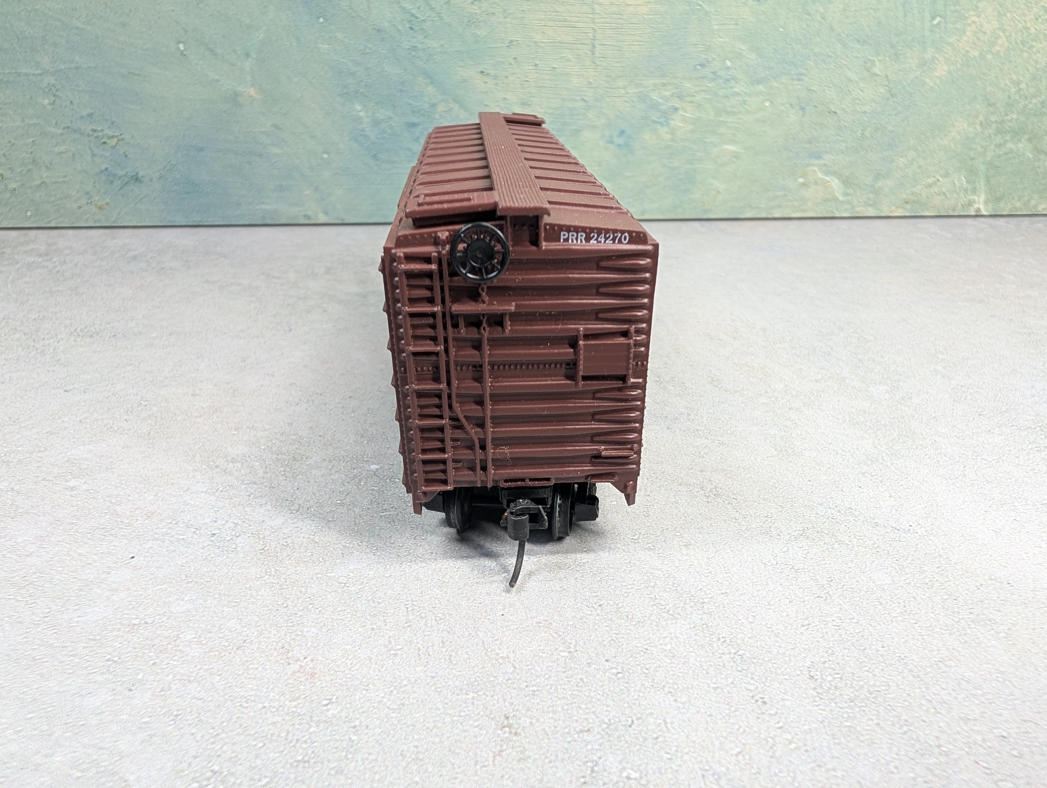 USED Athearn 12023 HO Scale 40' Box Car Pennsylvania #24270 Bee-Bee Custom