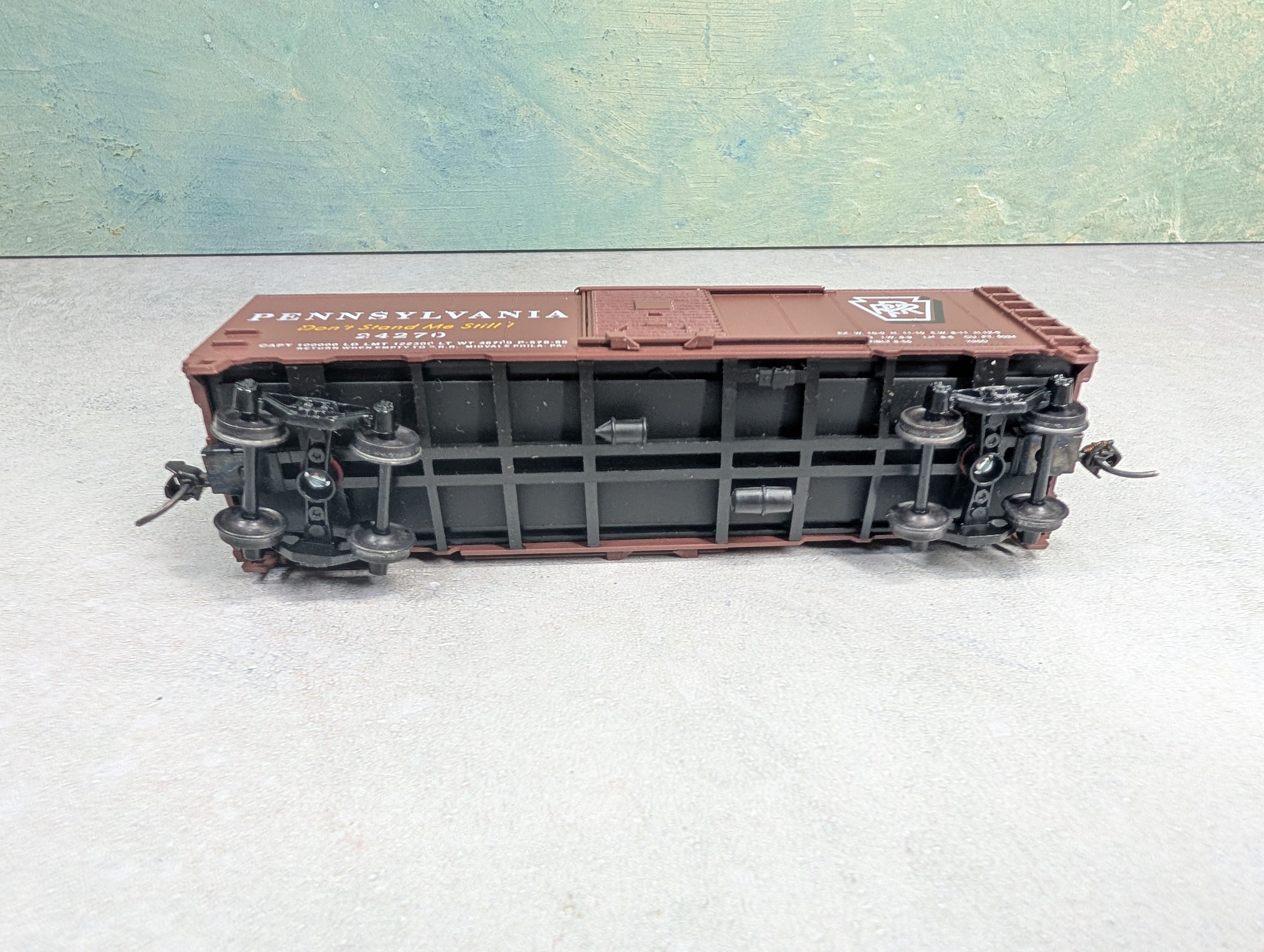 USED Athearn 12023 HO Scale 40' Box Car Pennsylvania #24270 Bee-Bee Custom