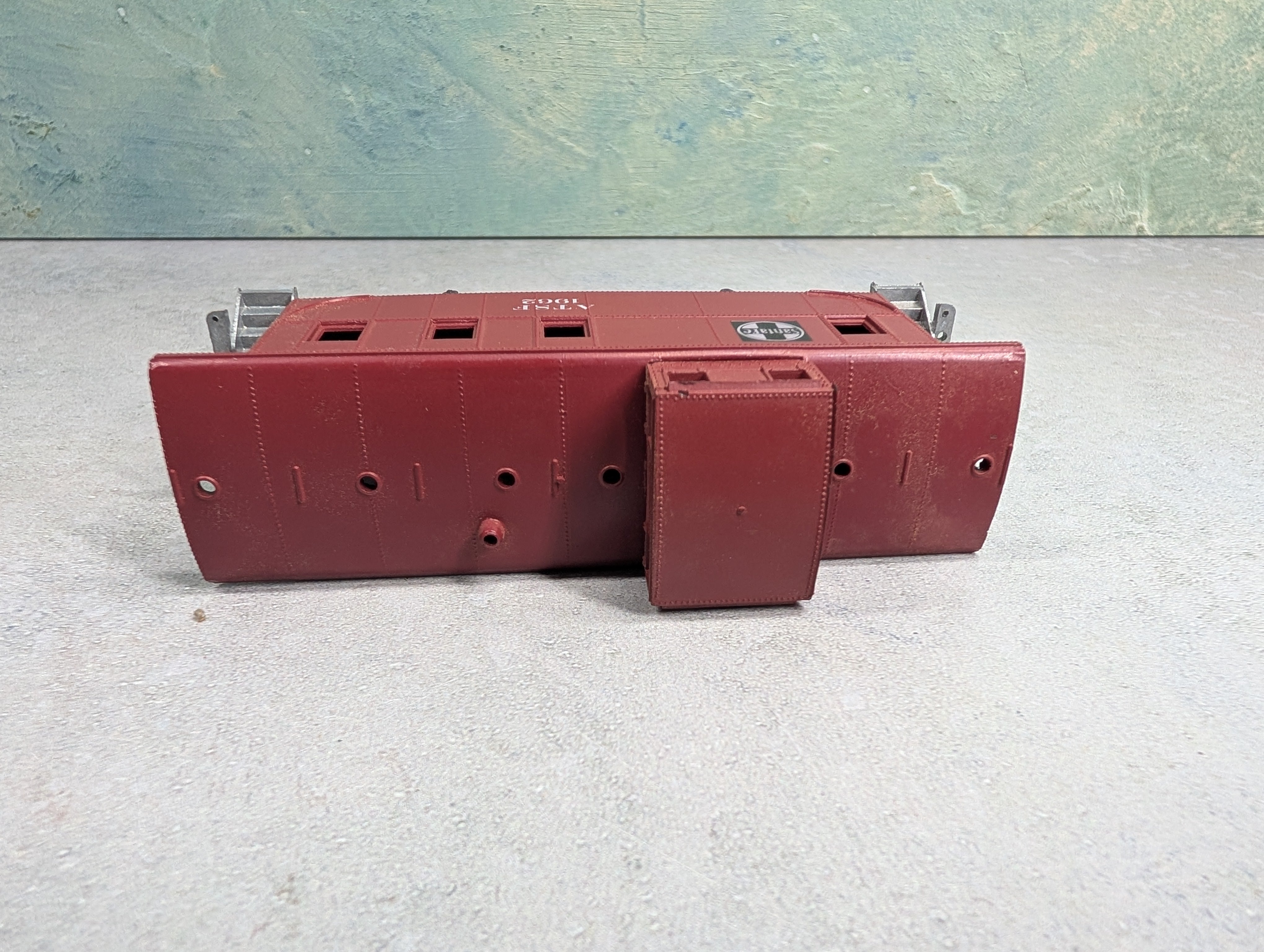 USED Roundhouse HO Scale Caboose Santa Fe ATSF #1962