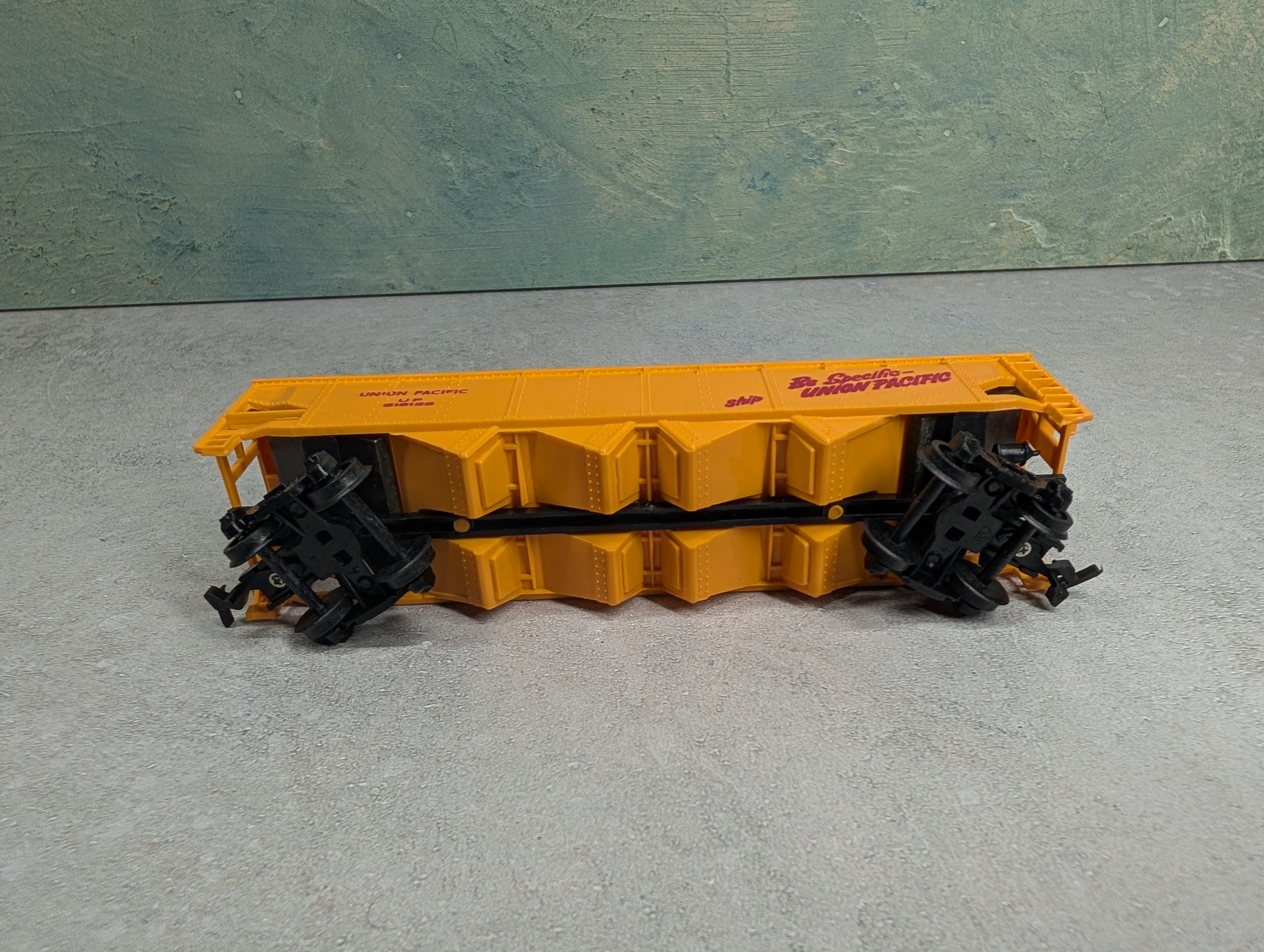 USED Bachmann HO Scale Quad Hopper Union Pacific #518125
