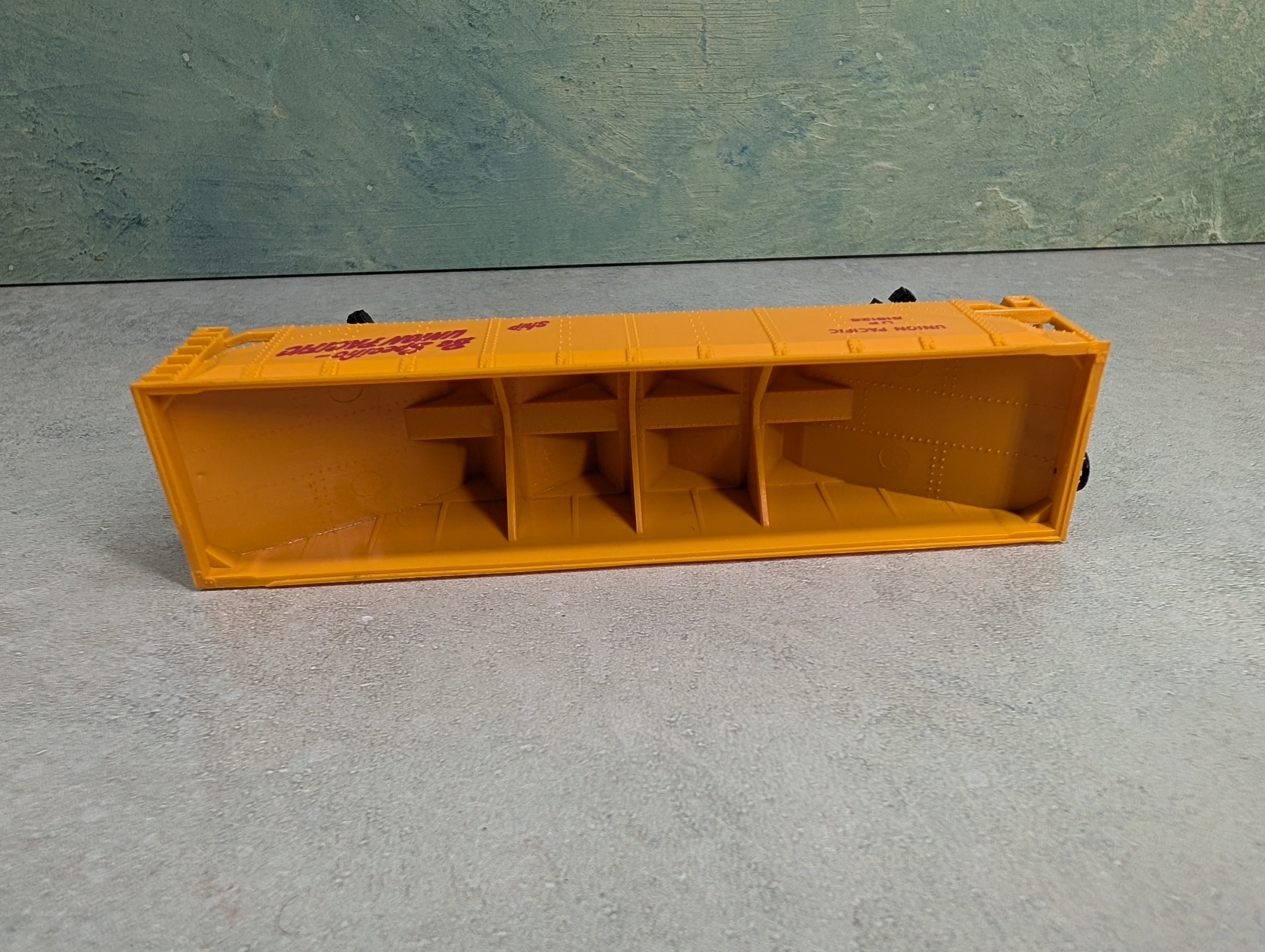 USED Bachmann HO Scale Quad Hopper Union Pacific #518125