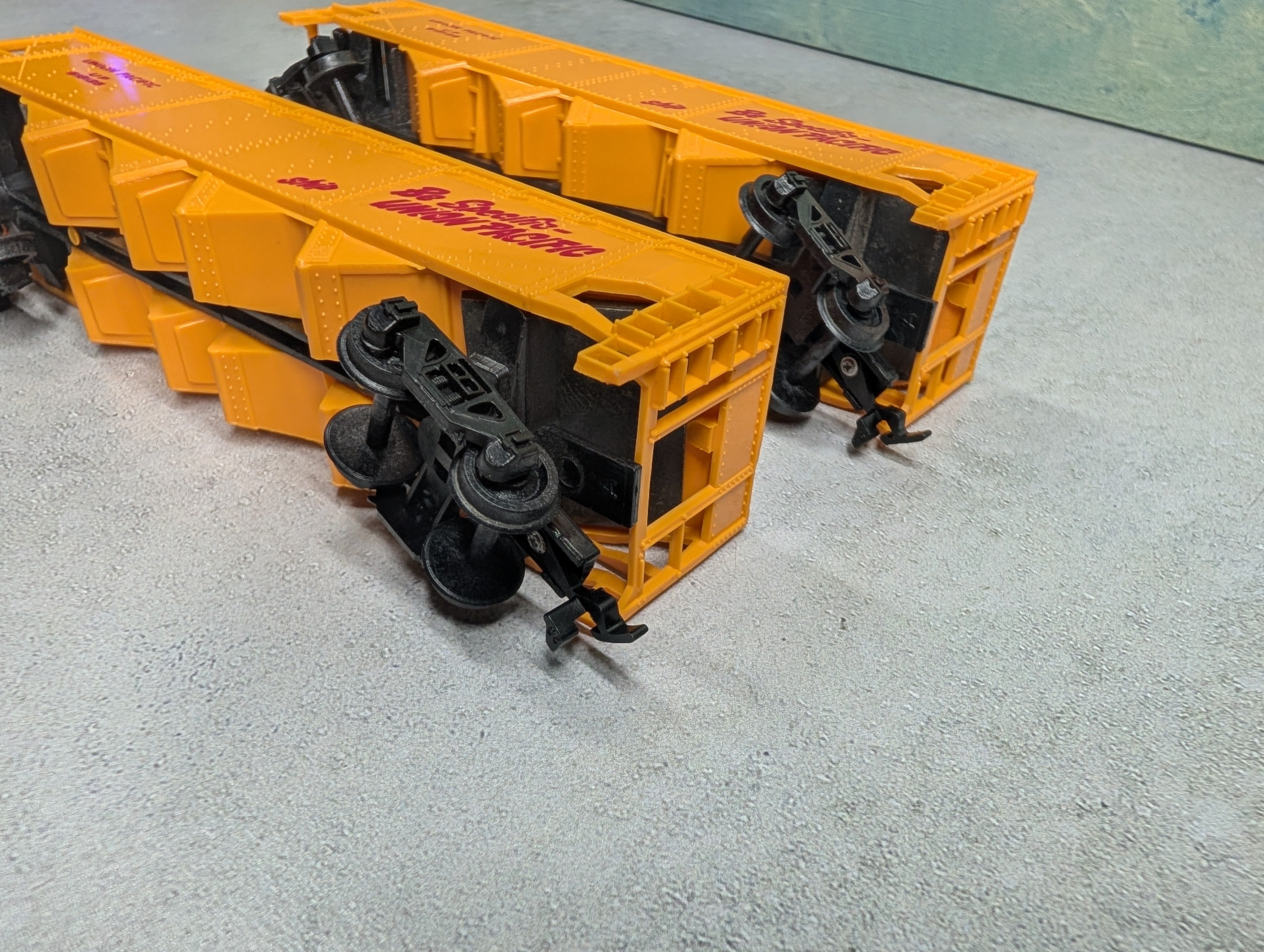 USED Bachmann HO Scale Lot of Quad Hoppers Union Pacific #518125 (2 pcs)