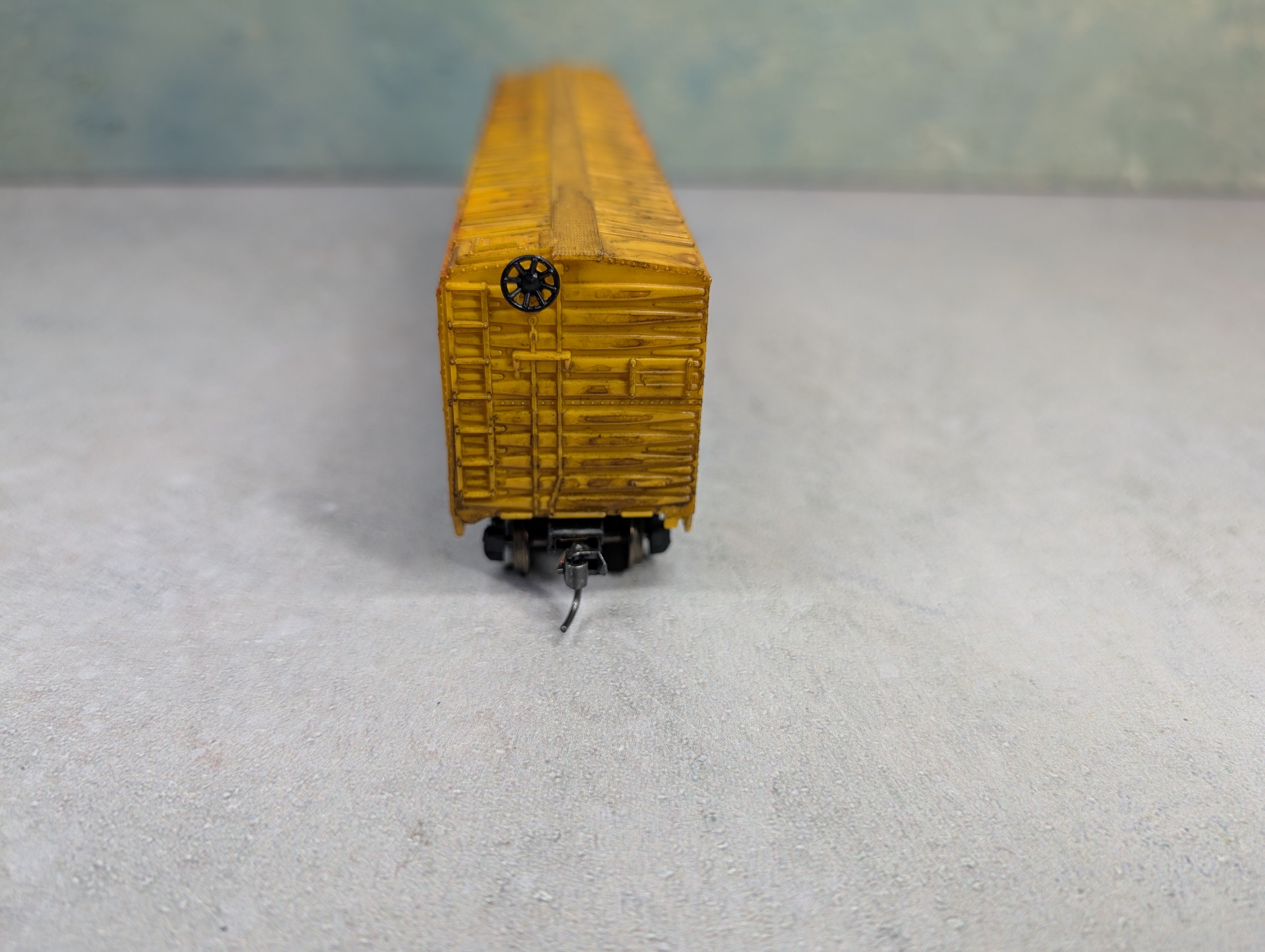 USED Bachmann HO Scale 50' Box Car Milwaukee Road MILW #56500 Weathered