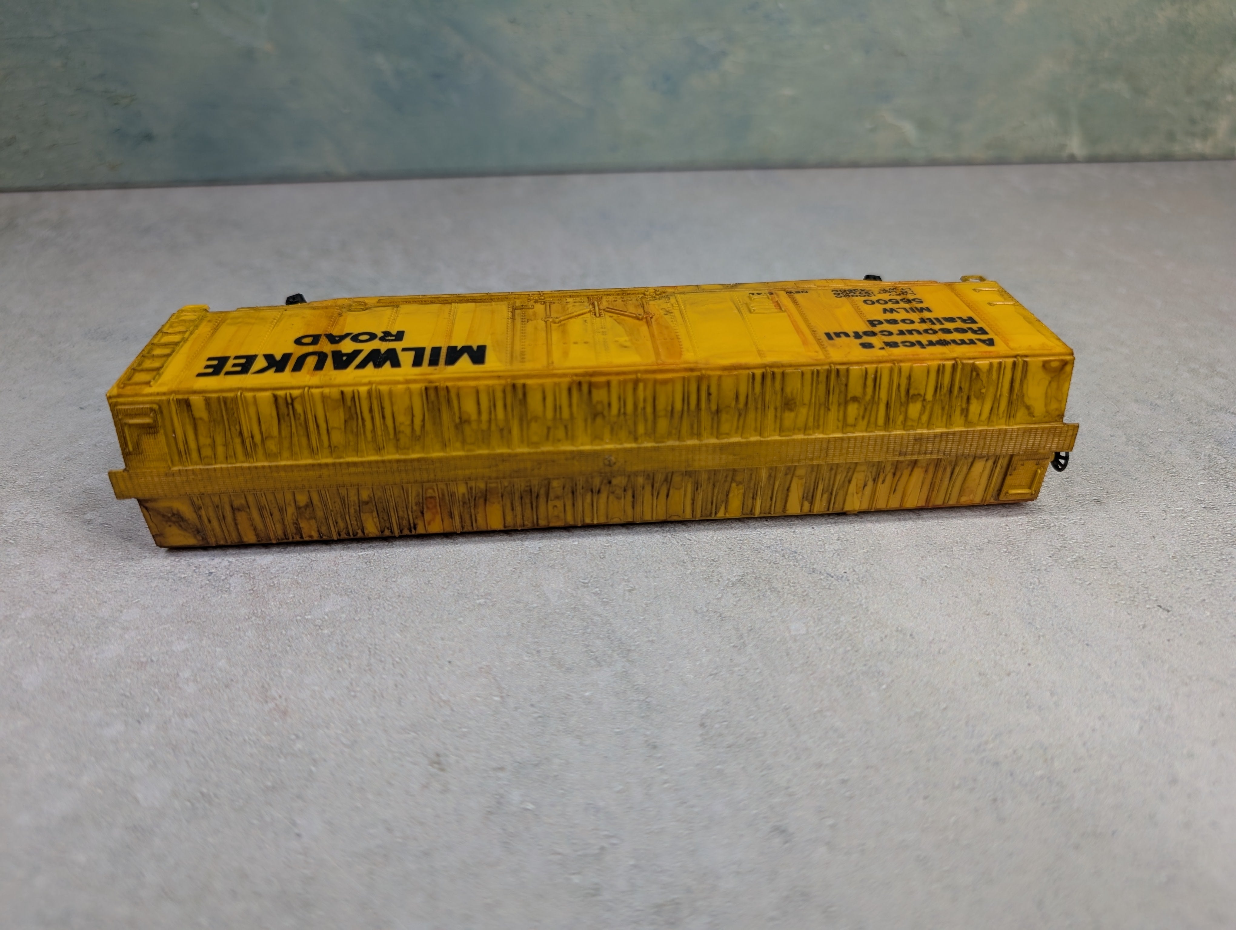 USED Bachmann HO Scale 50' Box Car Milwaukee Road MILW #56500 Weathered