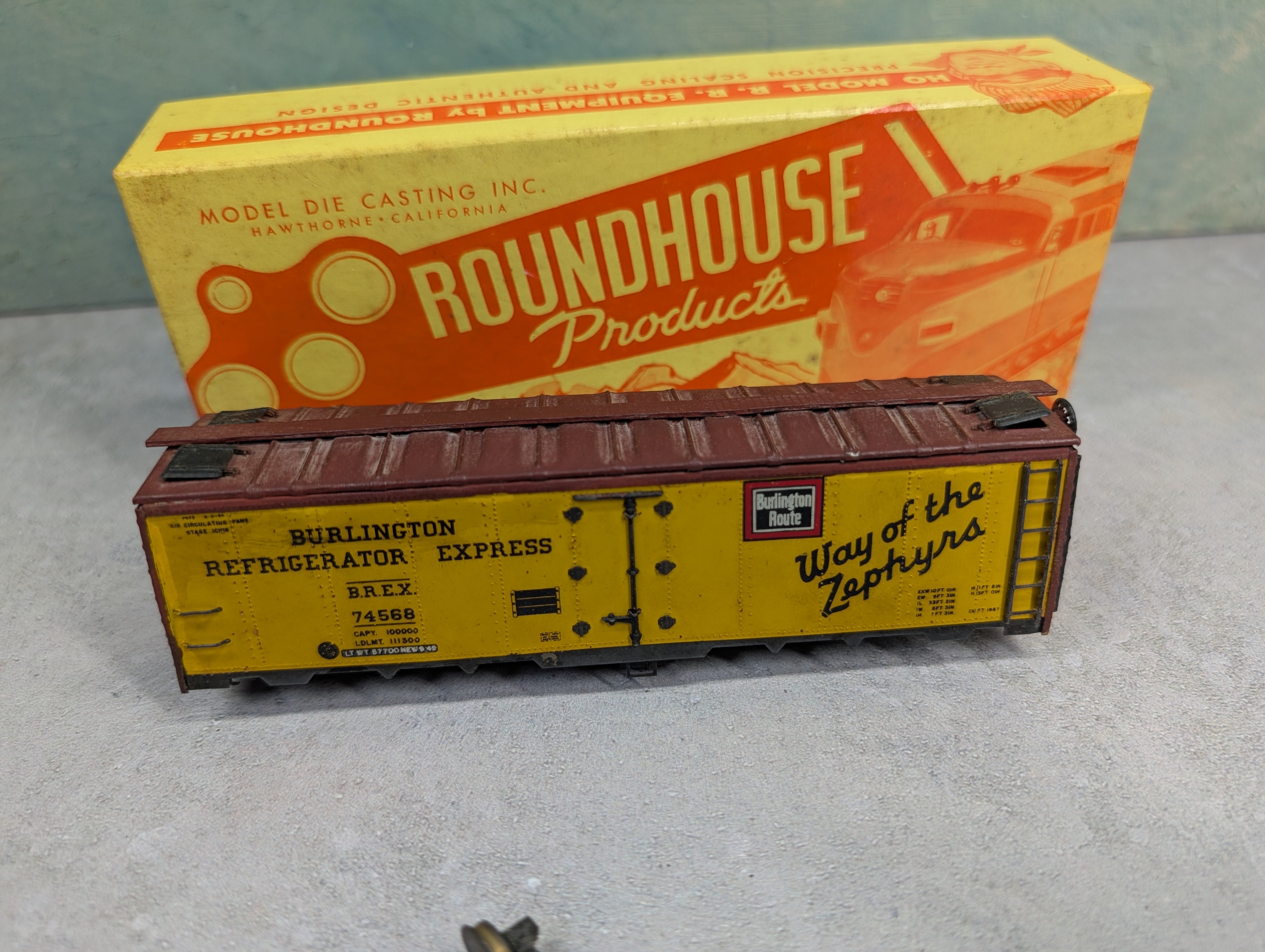 USED Roundhouse HO Scale 41' Reefer Box Car Burlington BREX #74568 KIT