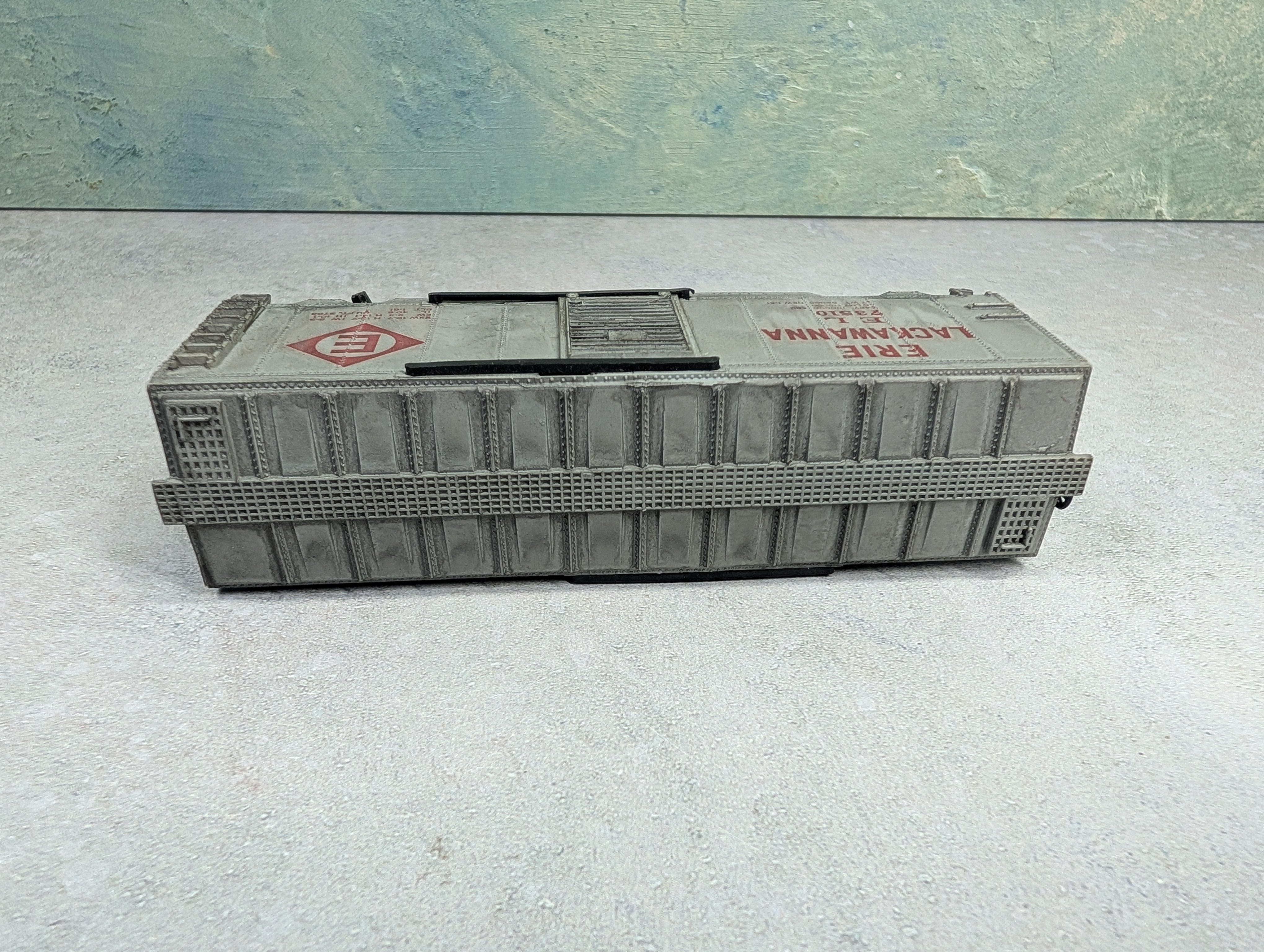 USED Life-Like HO Scale 40' Box Car Erie Lackawanna EL #73510 Light Weathering