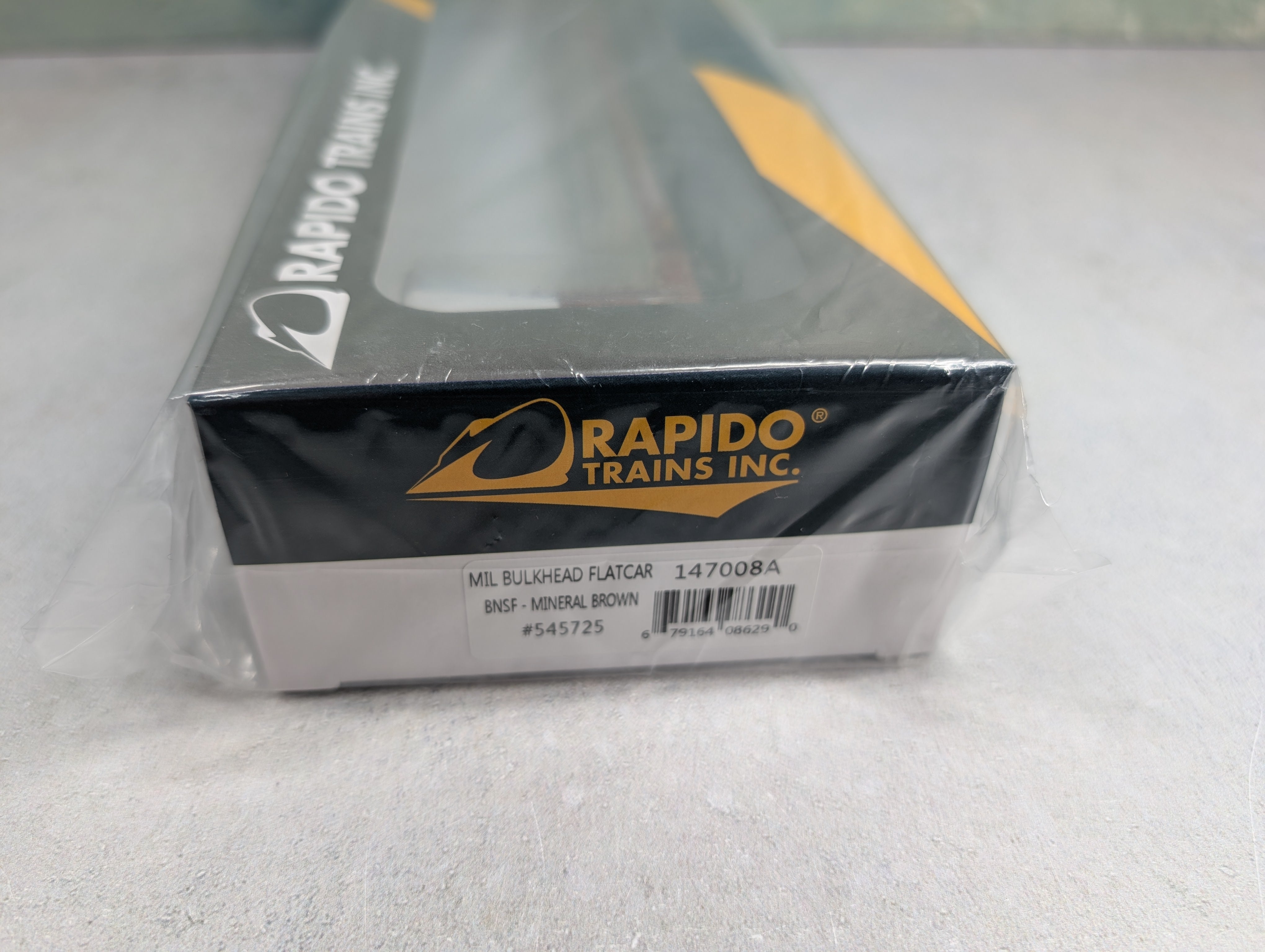 Rapido 147008 HO Scale Bulkhead Flatcar BNSF #545725 Mineral Brown