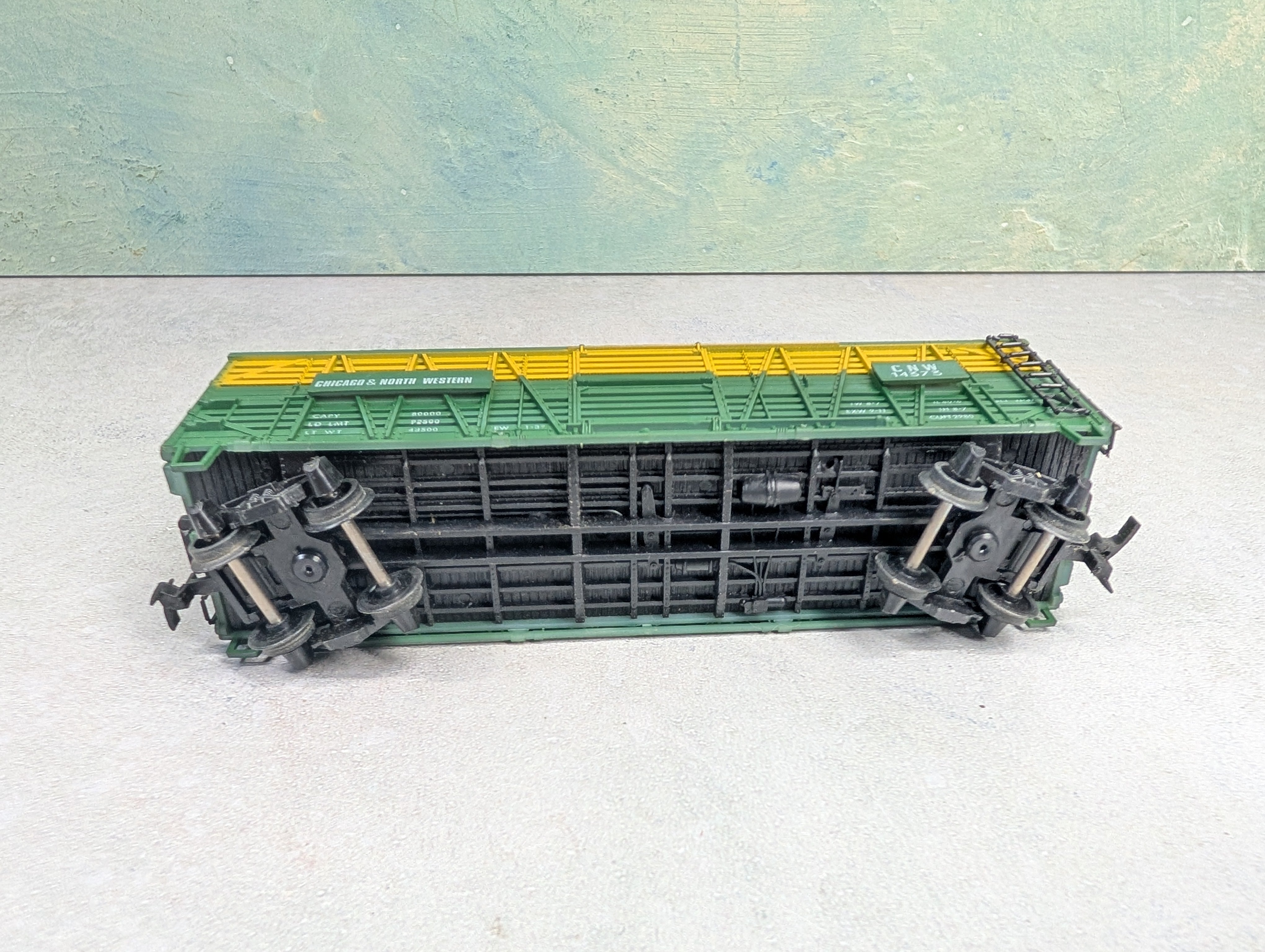 USED Roco HO Scale Cattle Stock Car Chicago & North Western CNW #14373