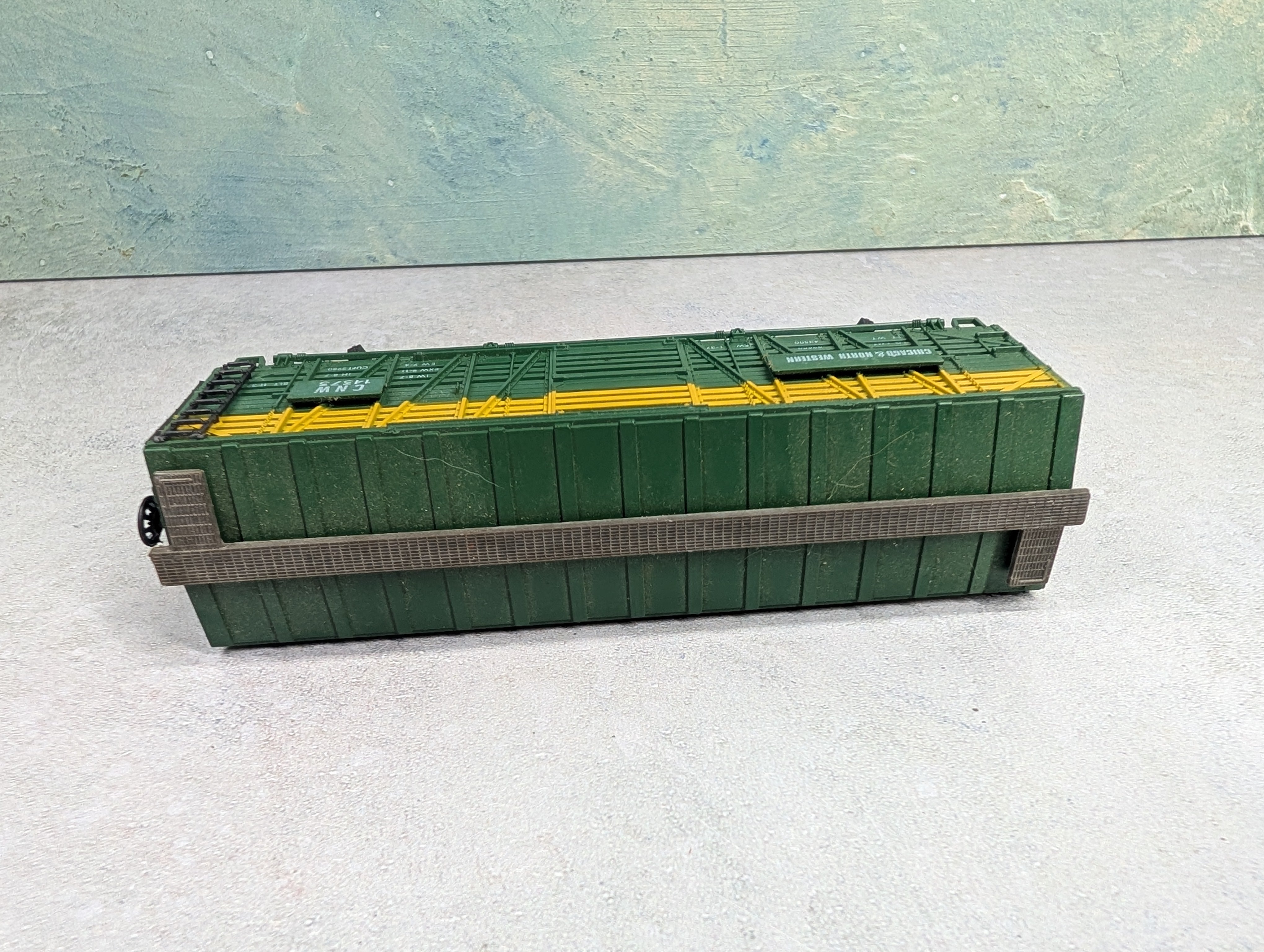 USED Roco HO Scale Cattle Stock Car Chicago & North Western CNW #14373