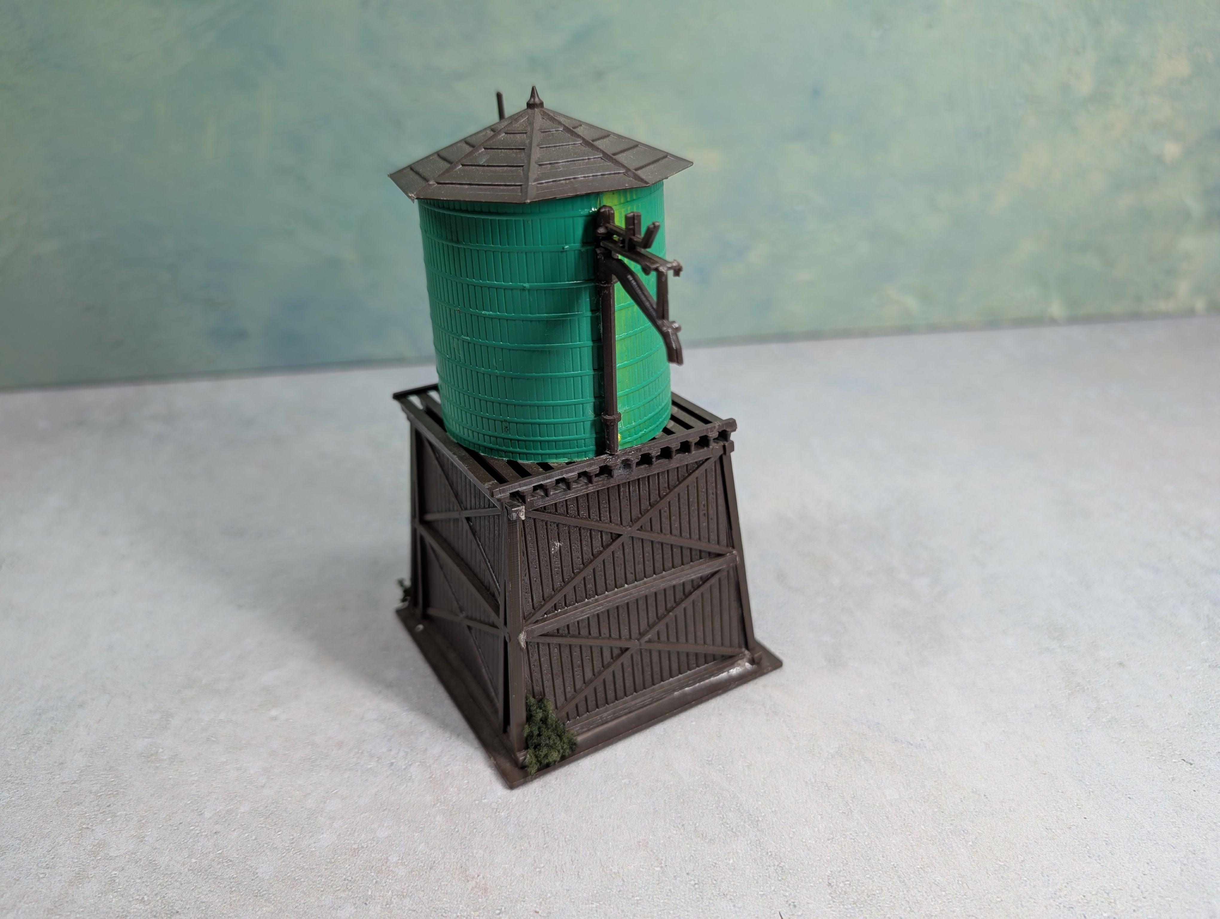USED HO Scale Green Water Tower