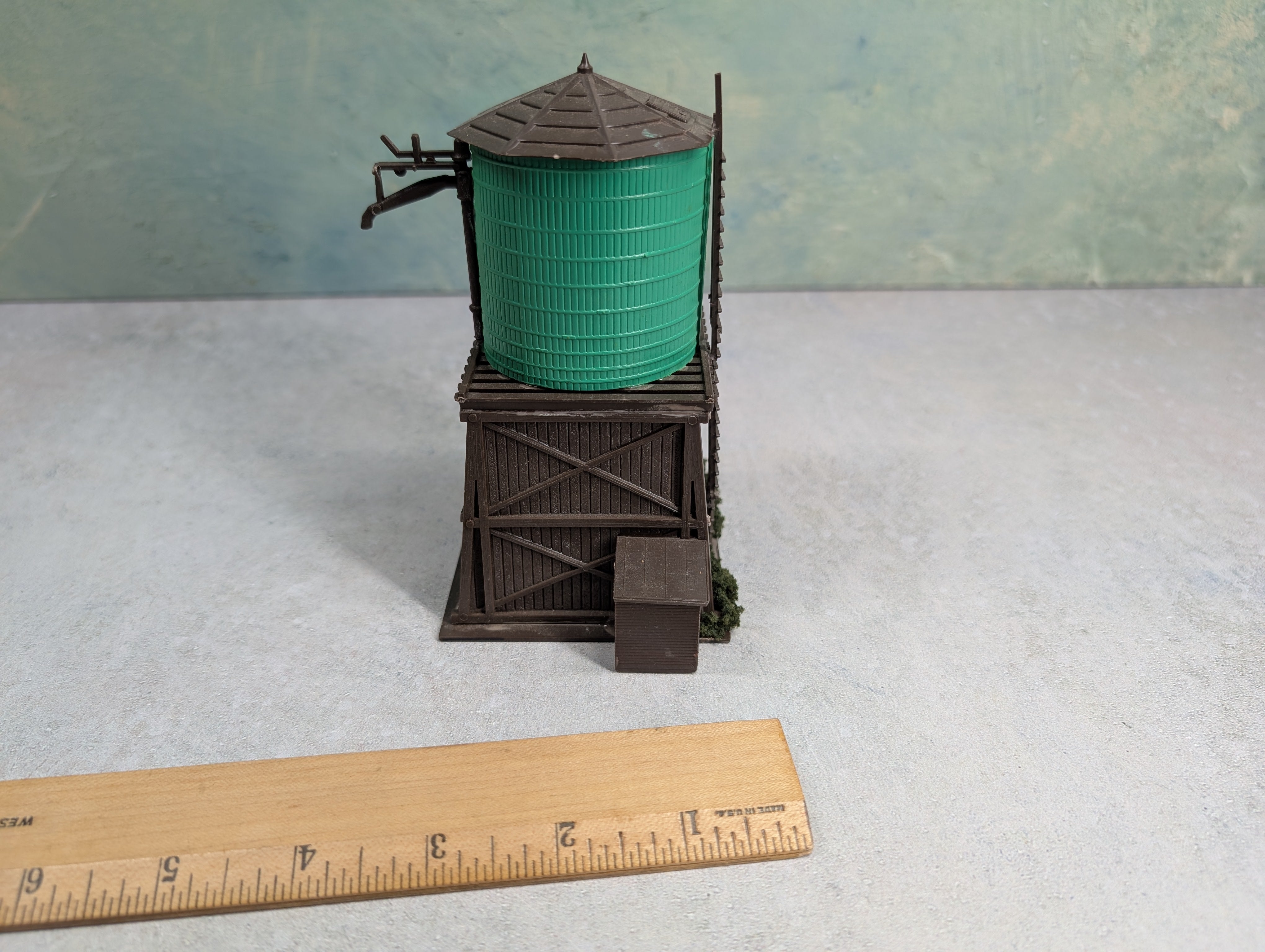 USED HO Scale Green Water Tower