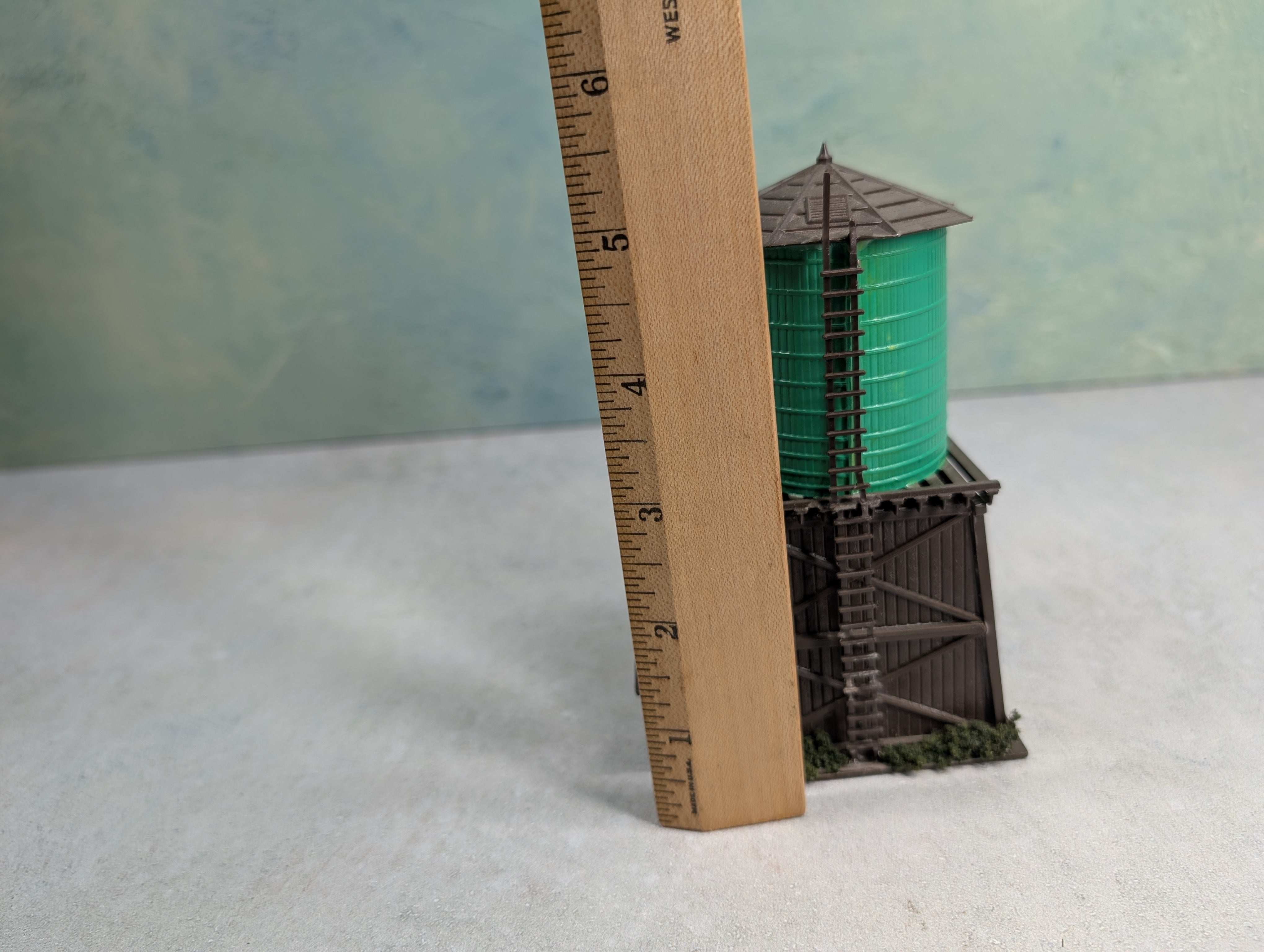 USED HO Scale Green Water Tower