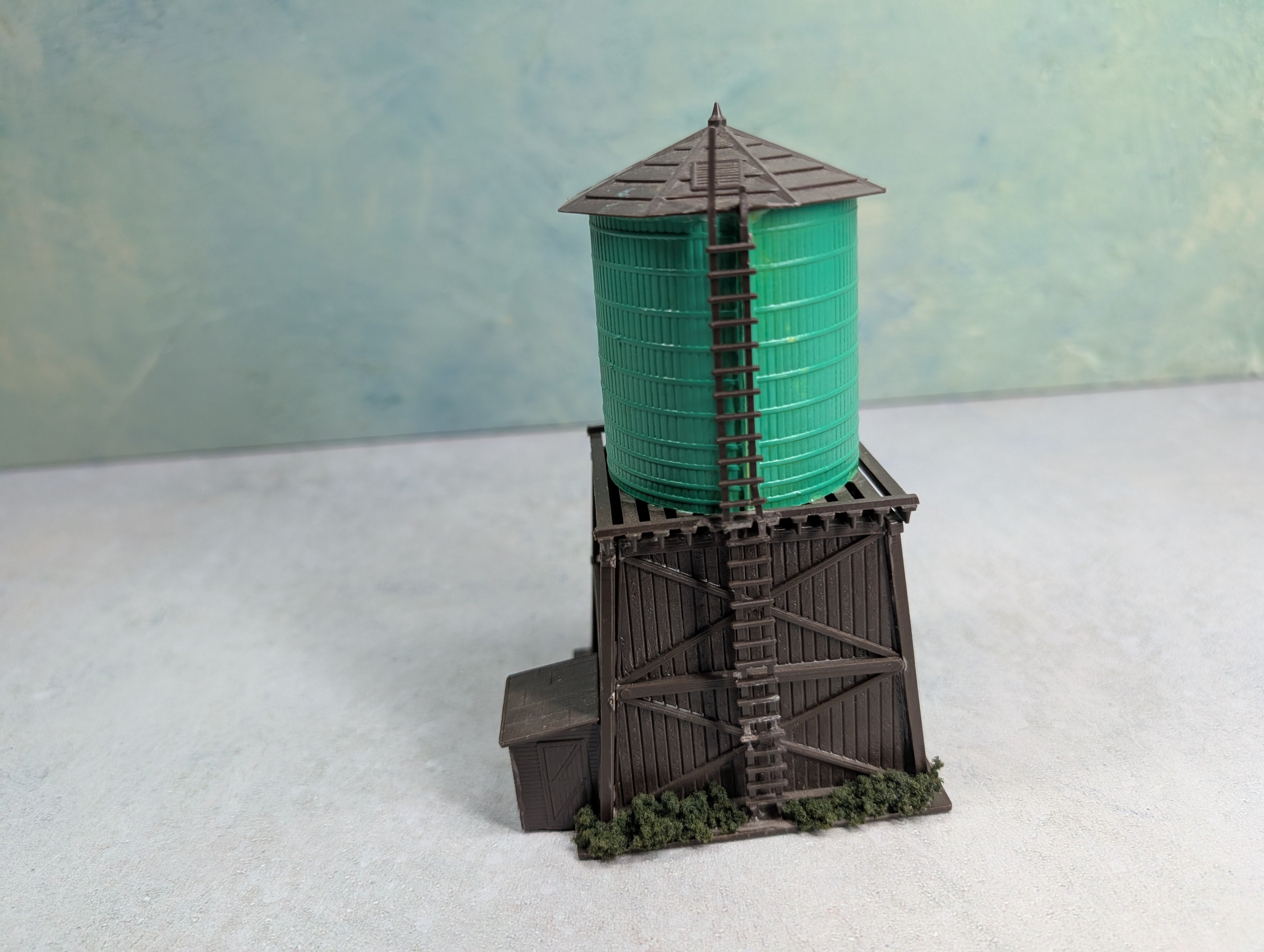 USED HO Scale Green Water Tower