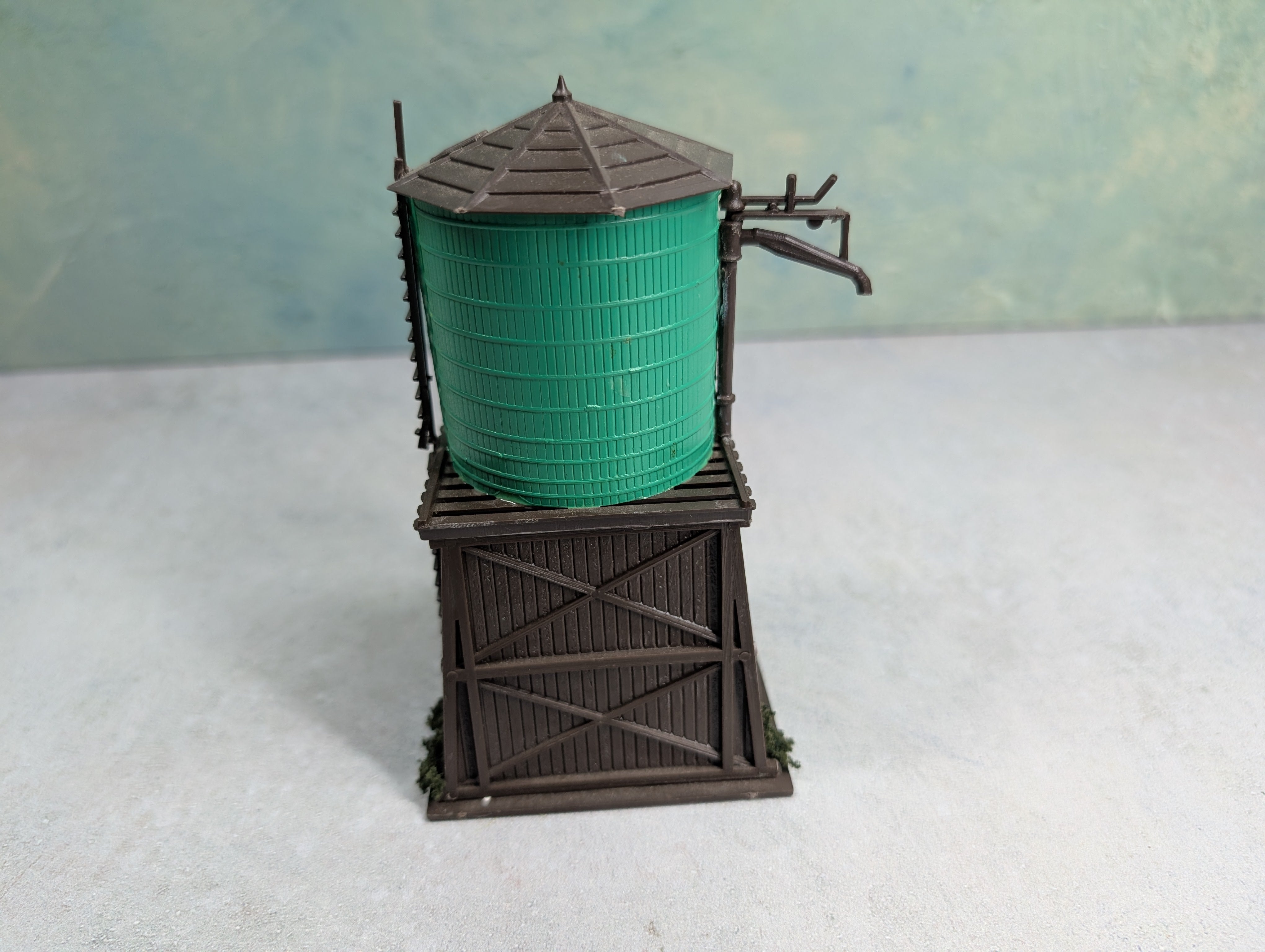 USED HO Scale Green Water Tower