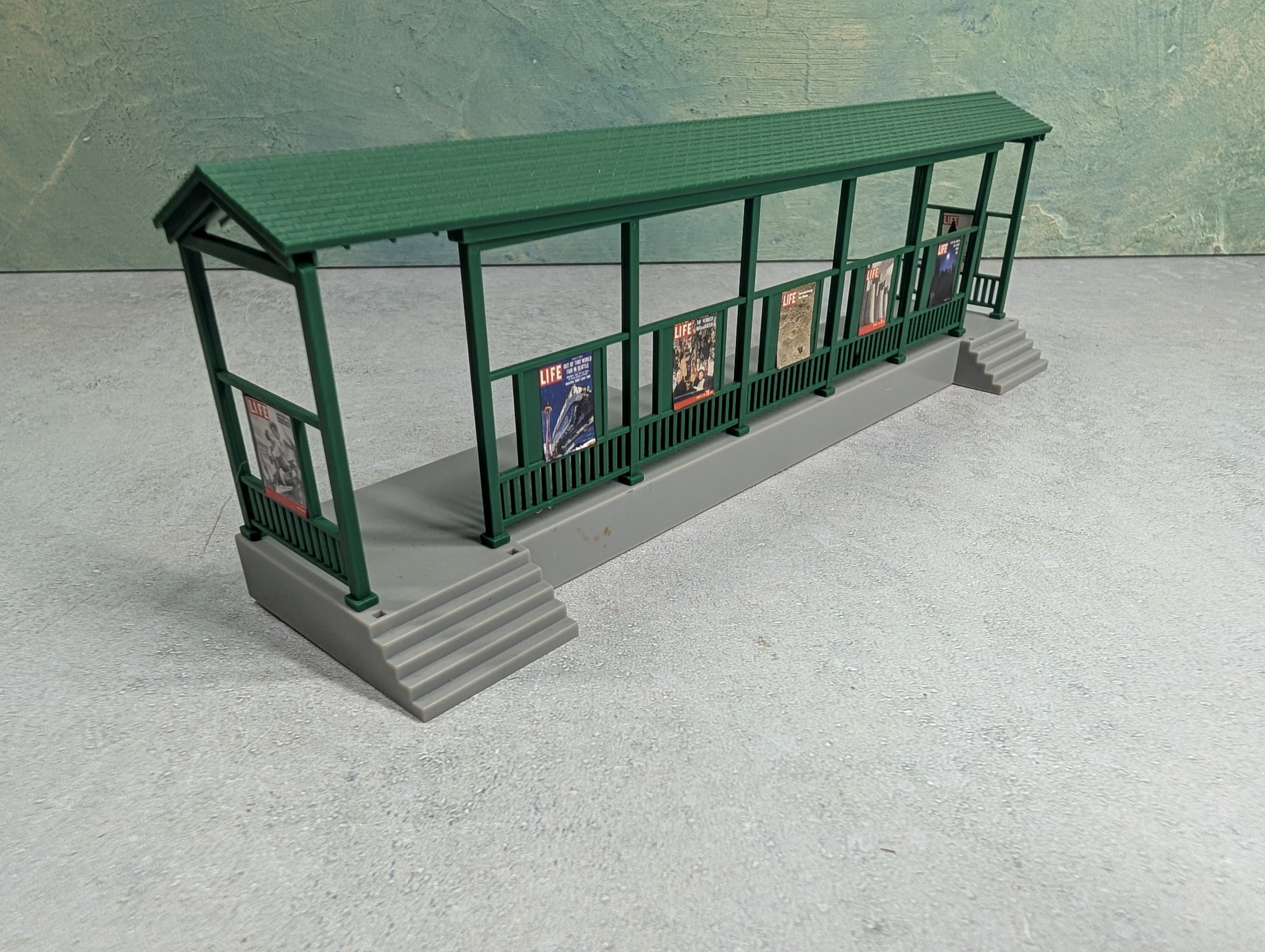 USED Life-Like HO Scale Commuter Passenger Station