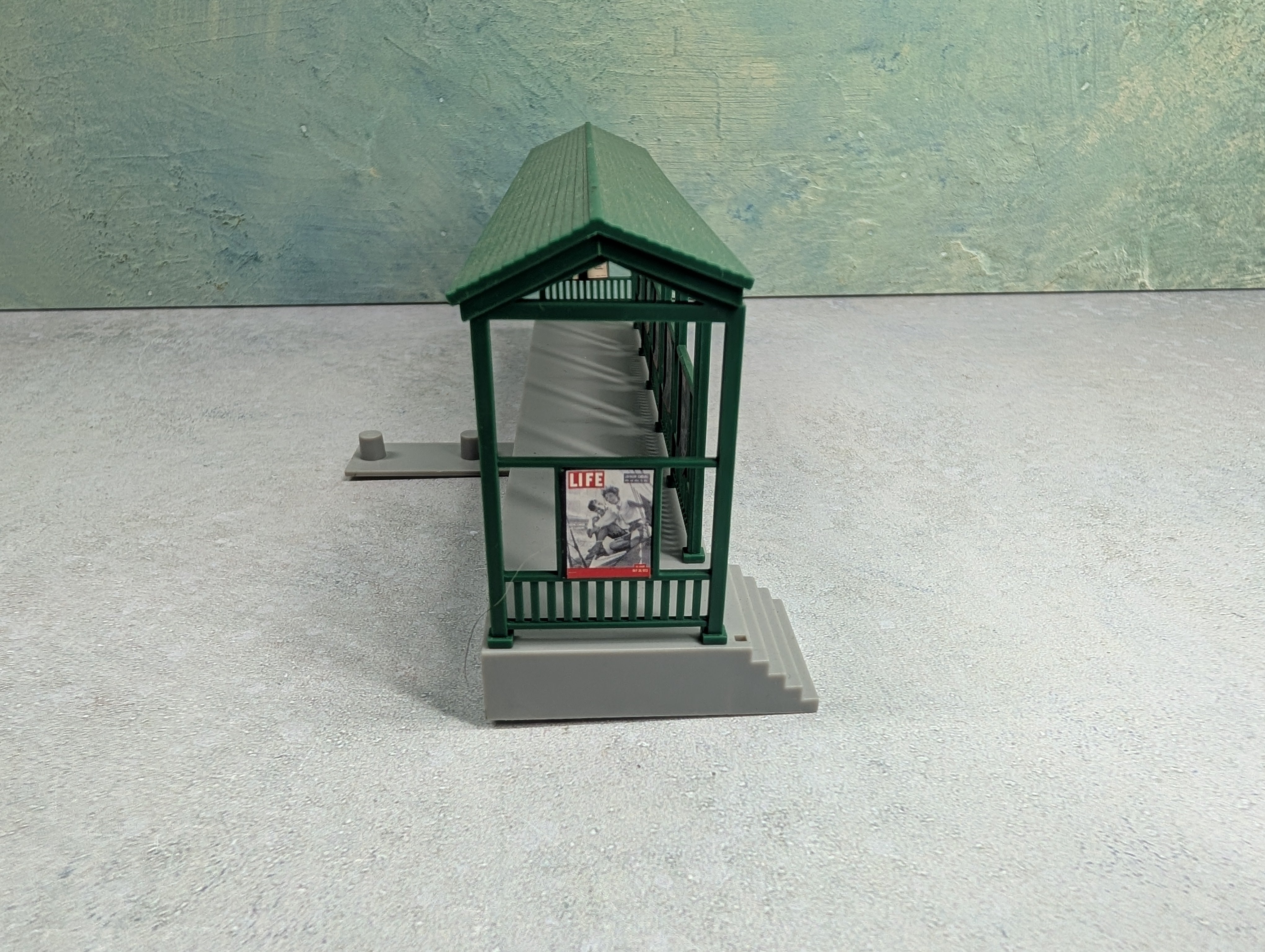 USED Life-Like HO Scale Commuter Passenger Station