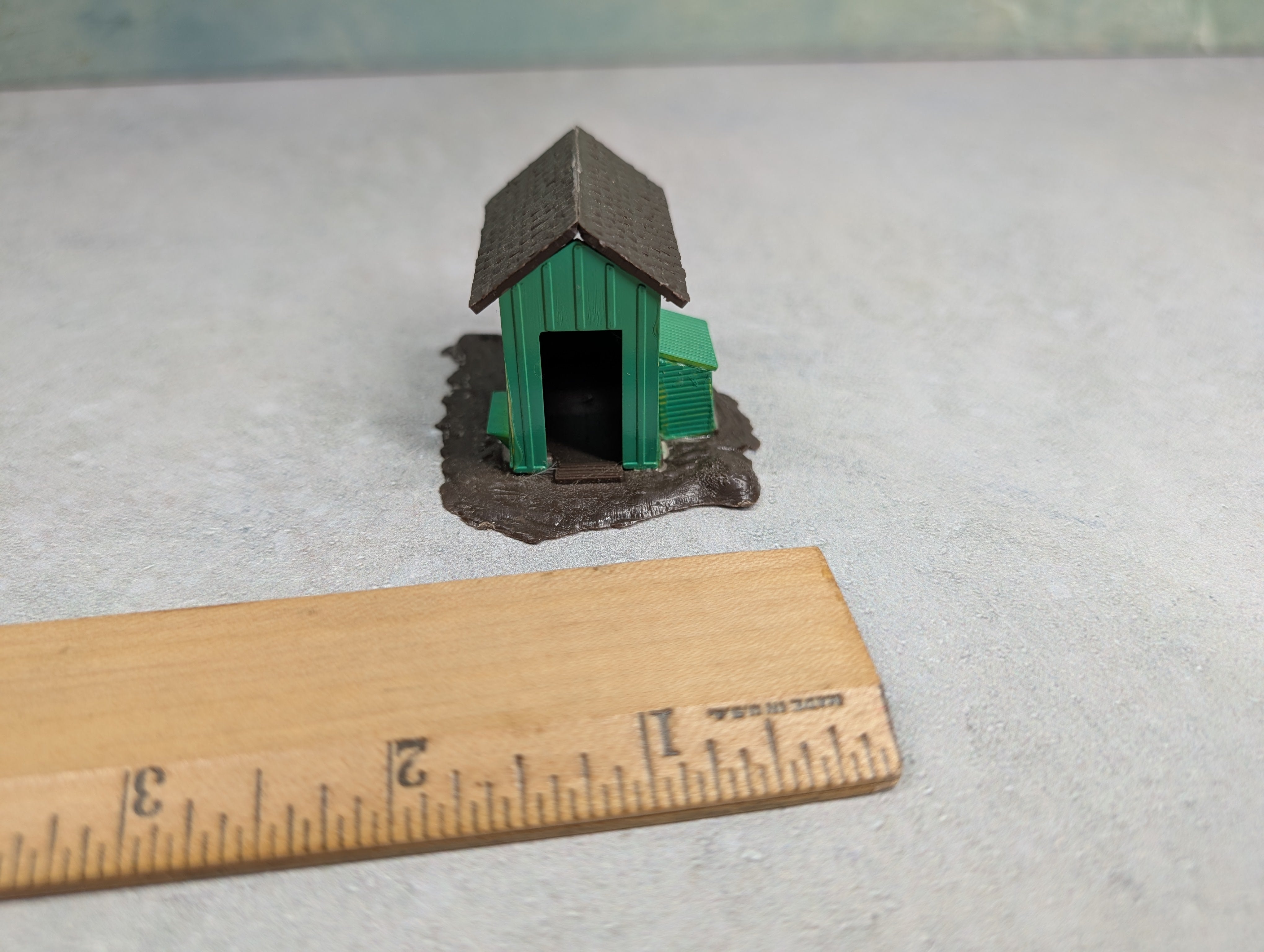 USED HO Scale Small Green Shed, Shanty