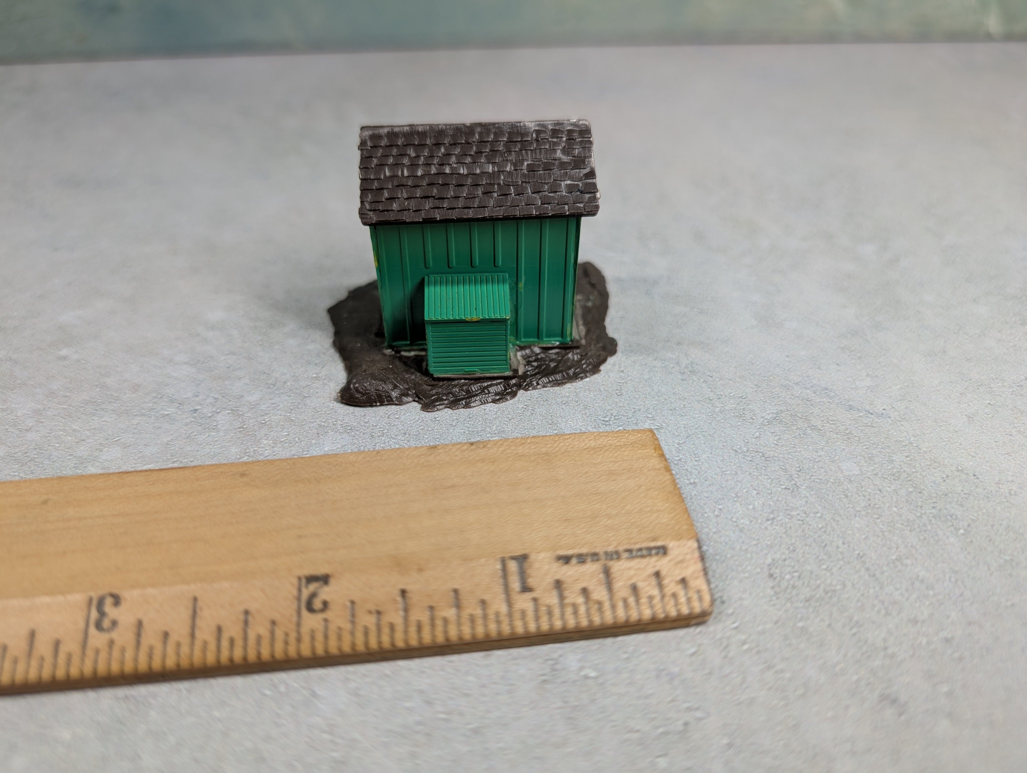 USED HO Scale Small Green Shed, Shanty