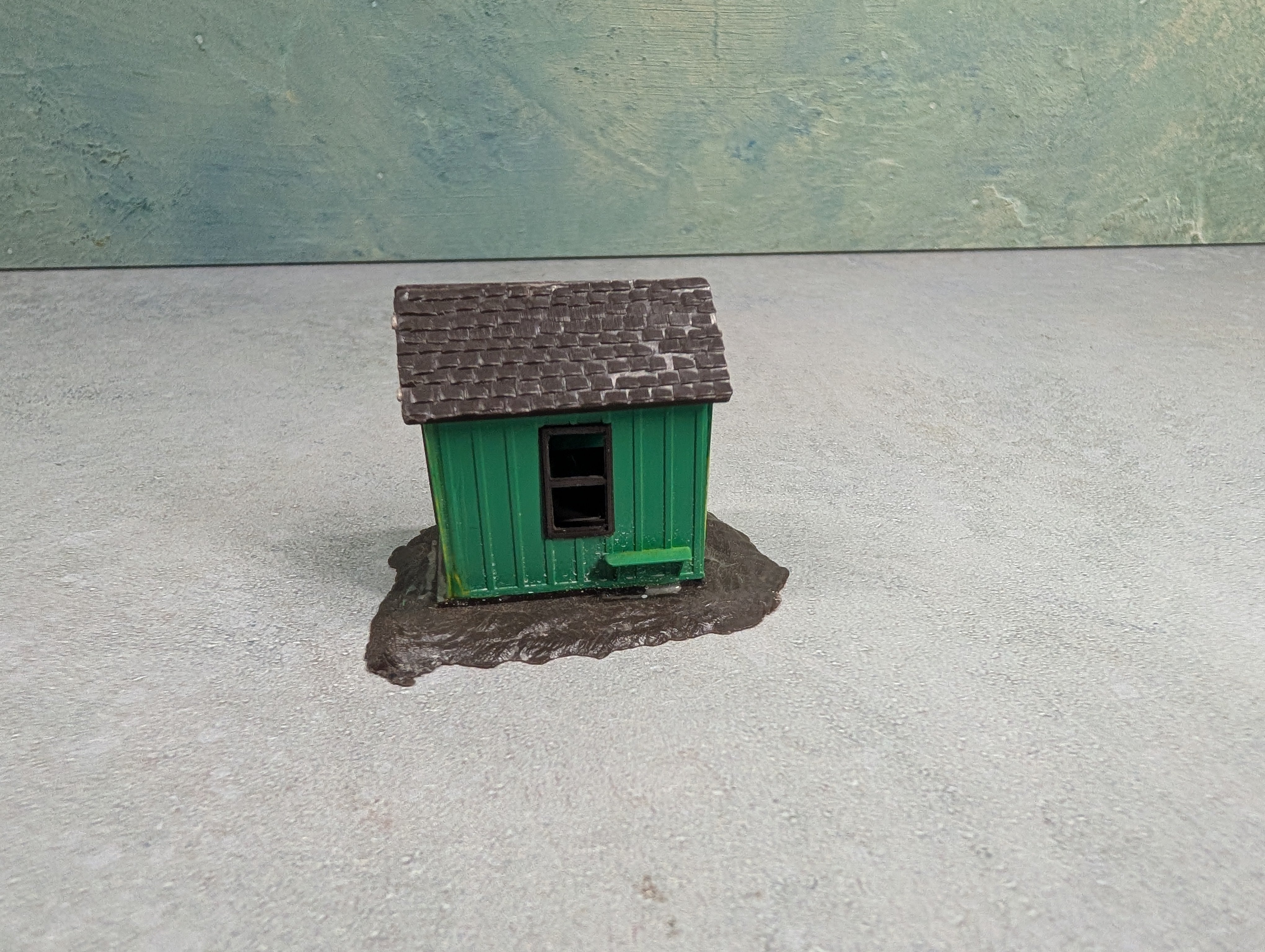 USED HO Scale Small Green Shed, Shanty