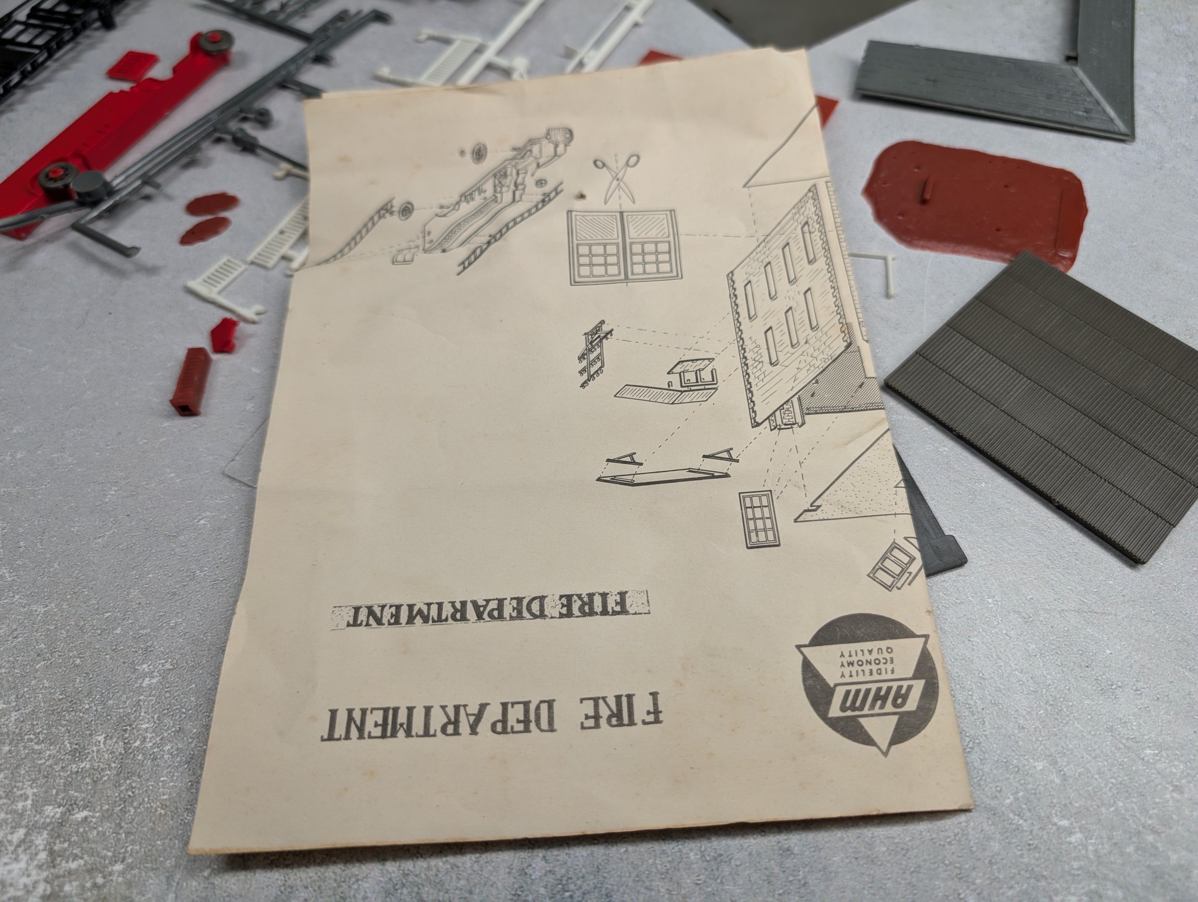 USED AHM HO Scale Fire House KIT