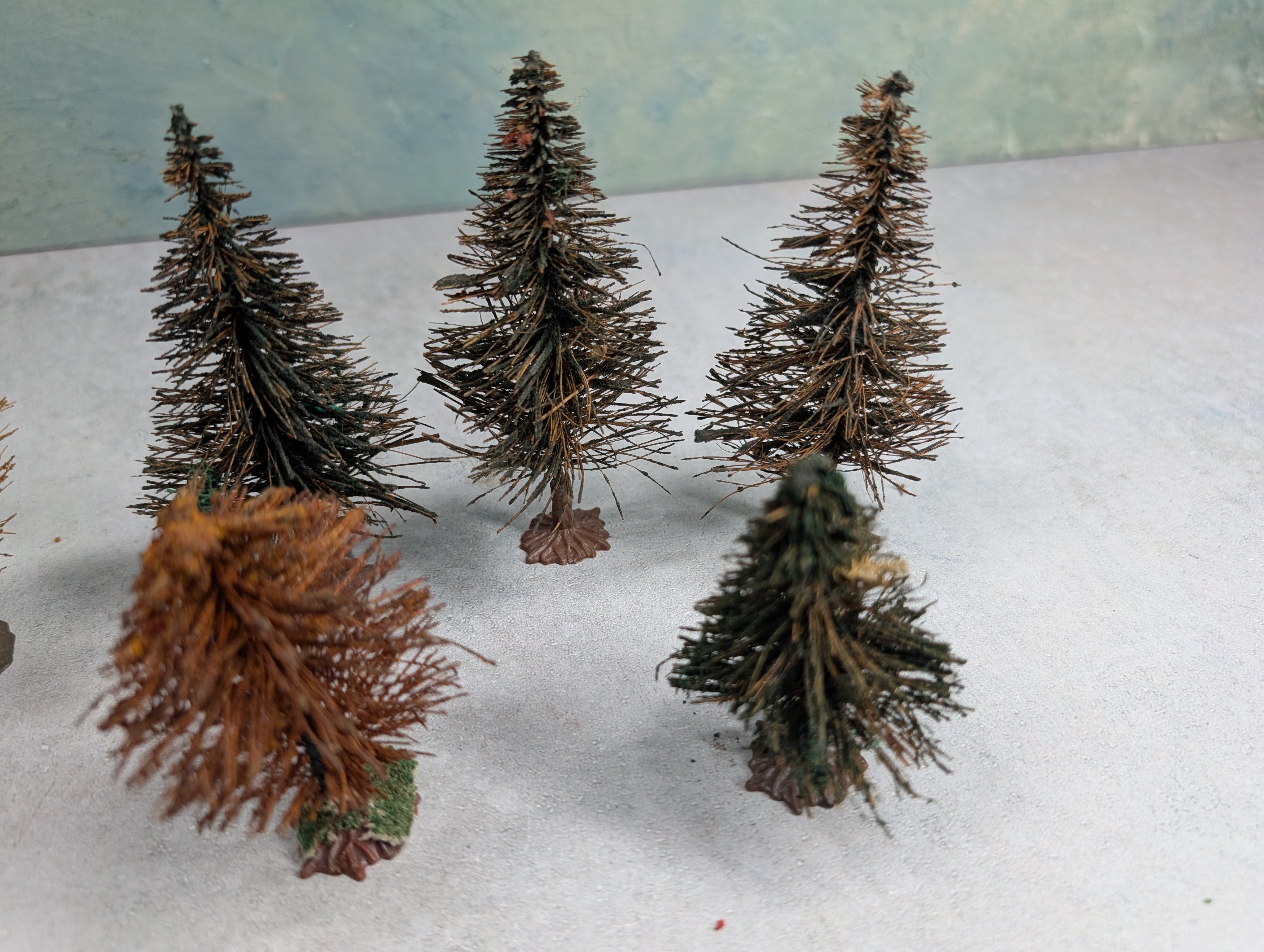USED HO Scale Lot of Dried Trees (6 pcs)