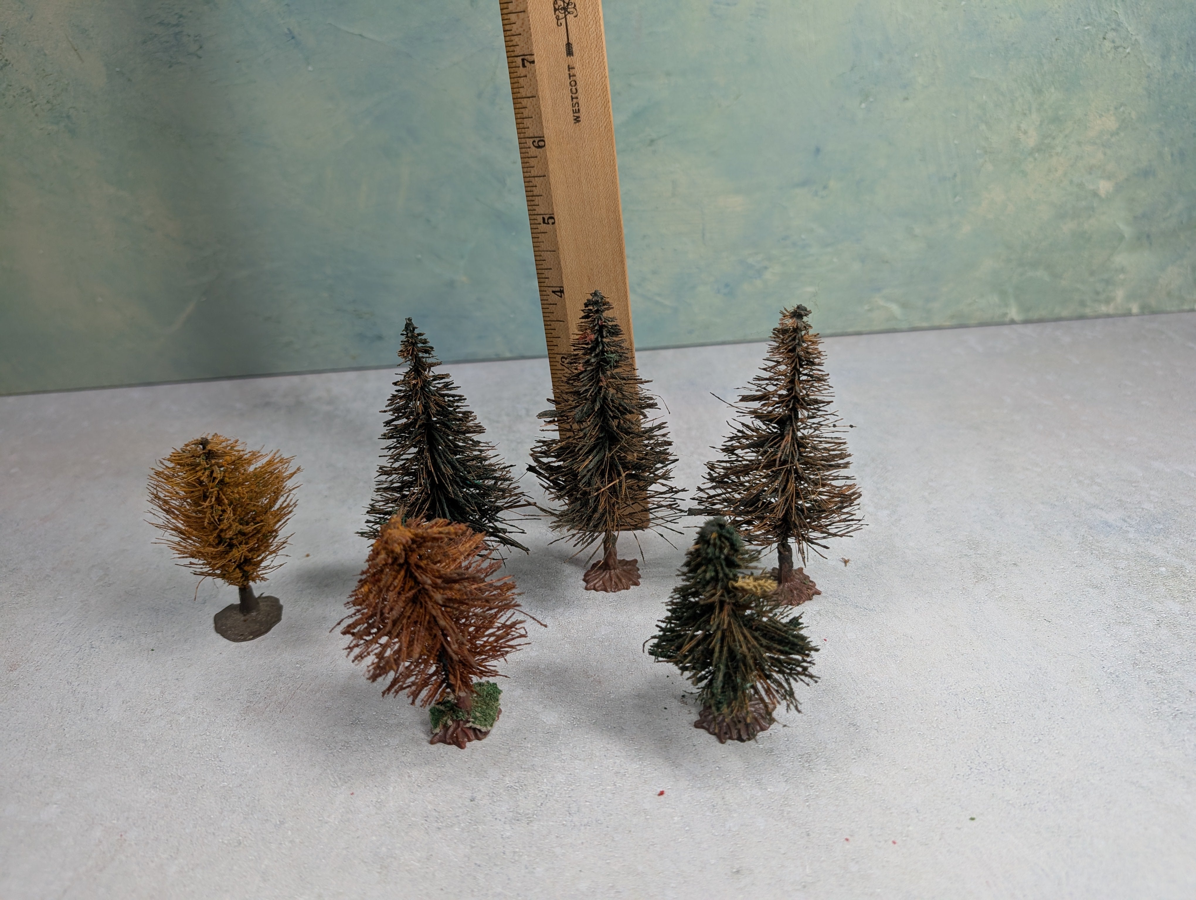 USED HO Scale Lot of Dried Trees (6 pcs)