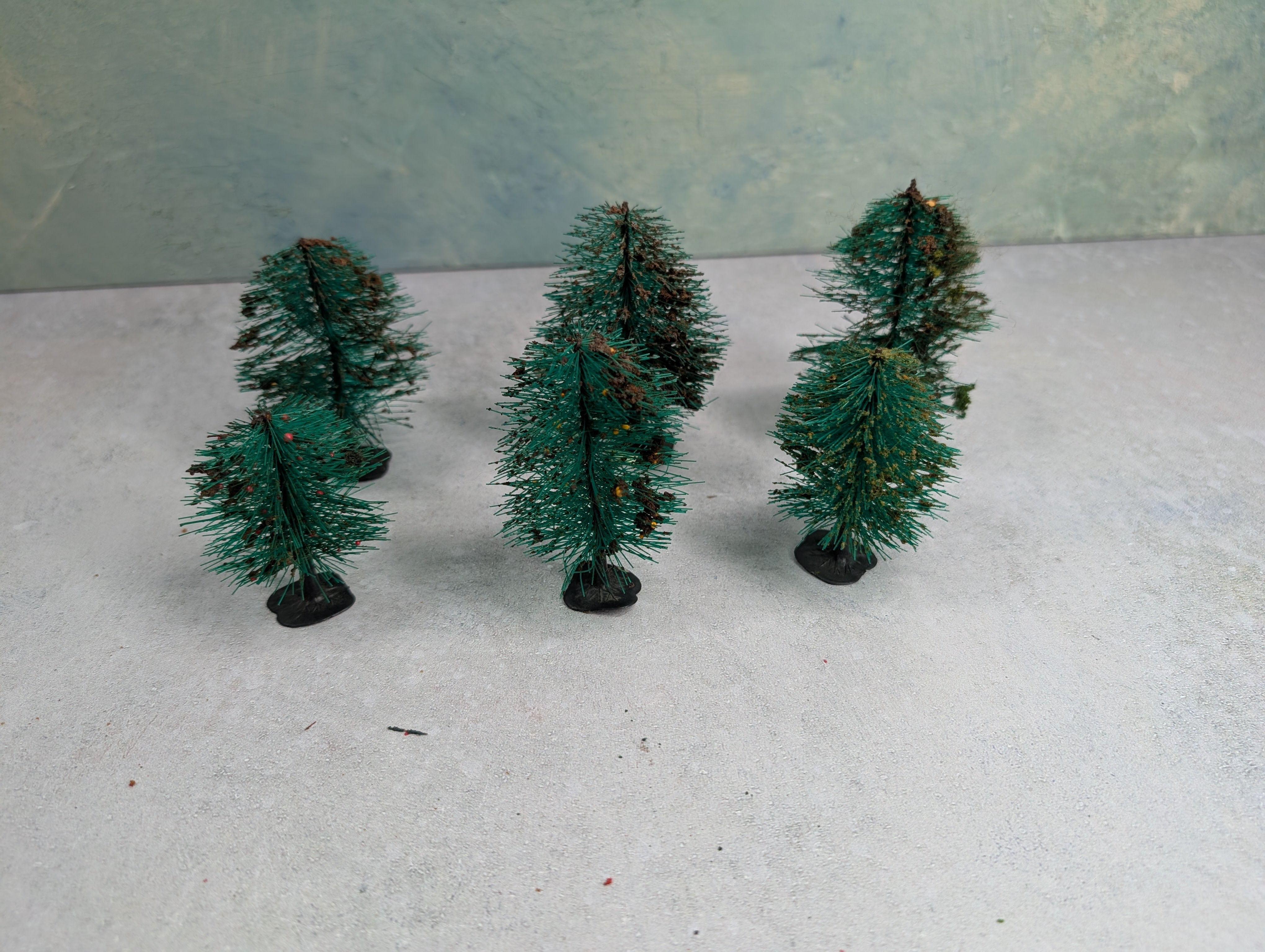 USED HO Scale Lot of Trees (6 pcs)