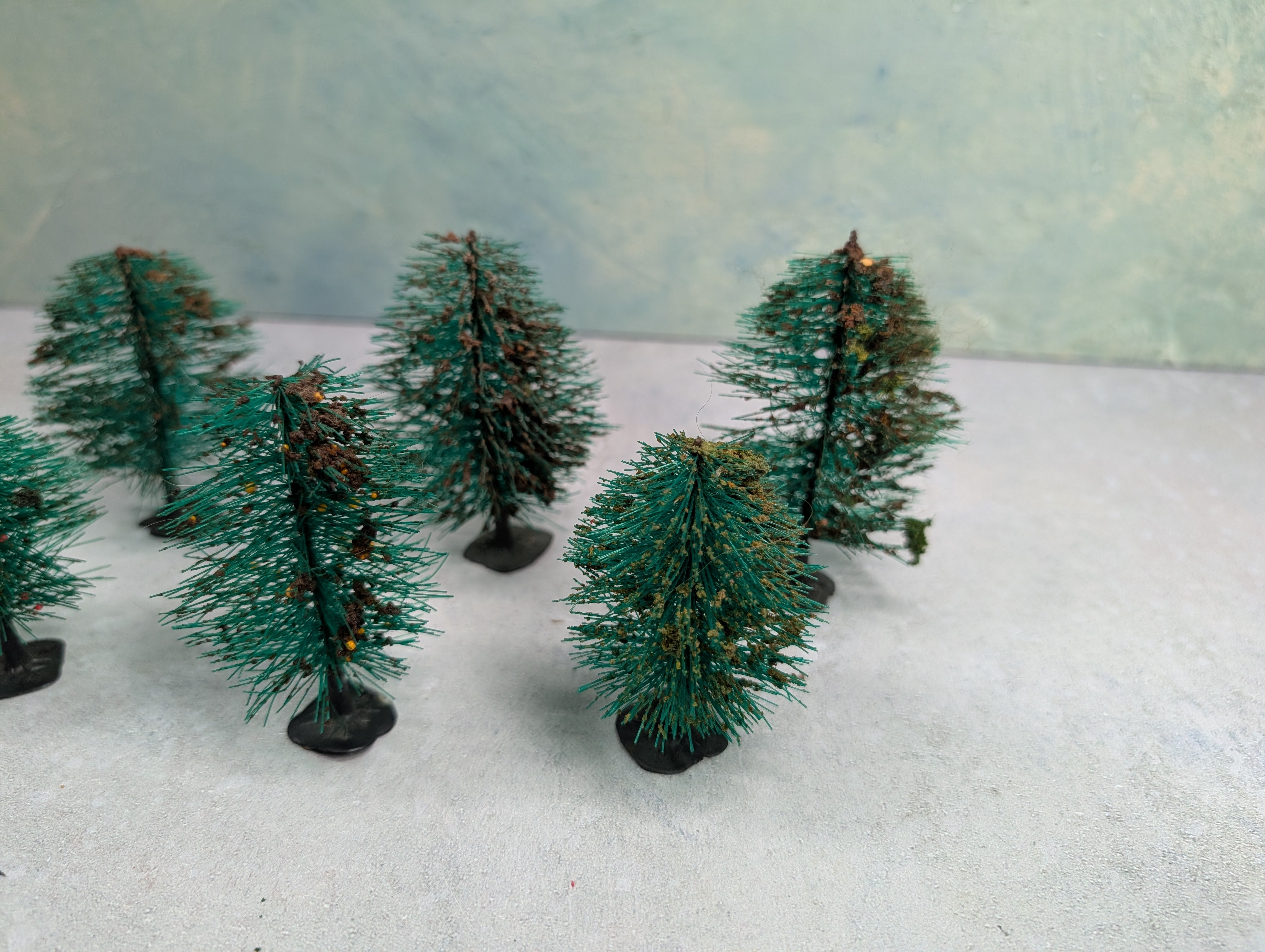 USED HO Scale Lot of Trees (6 pcs)