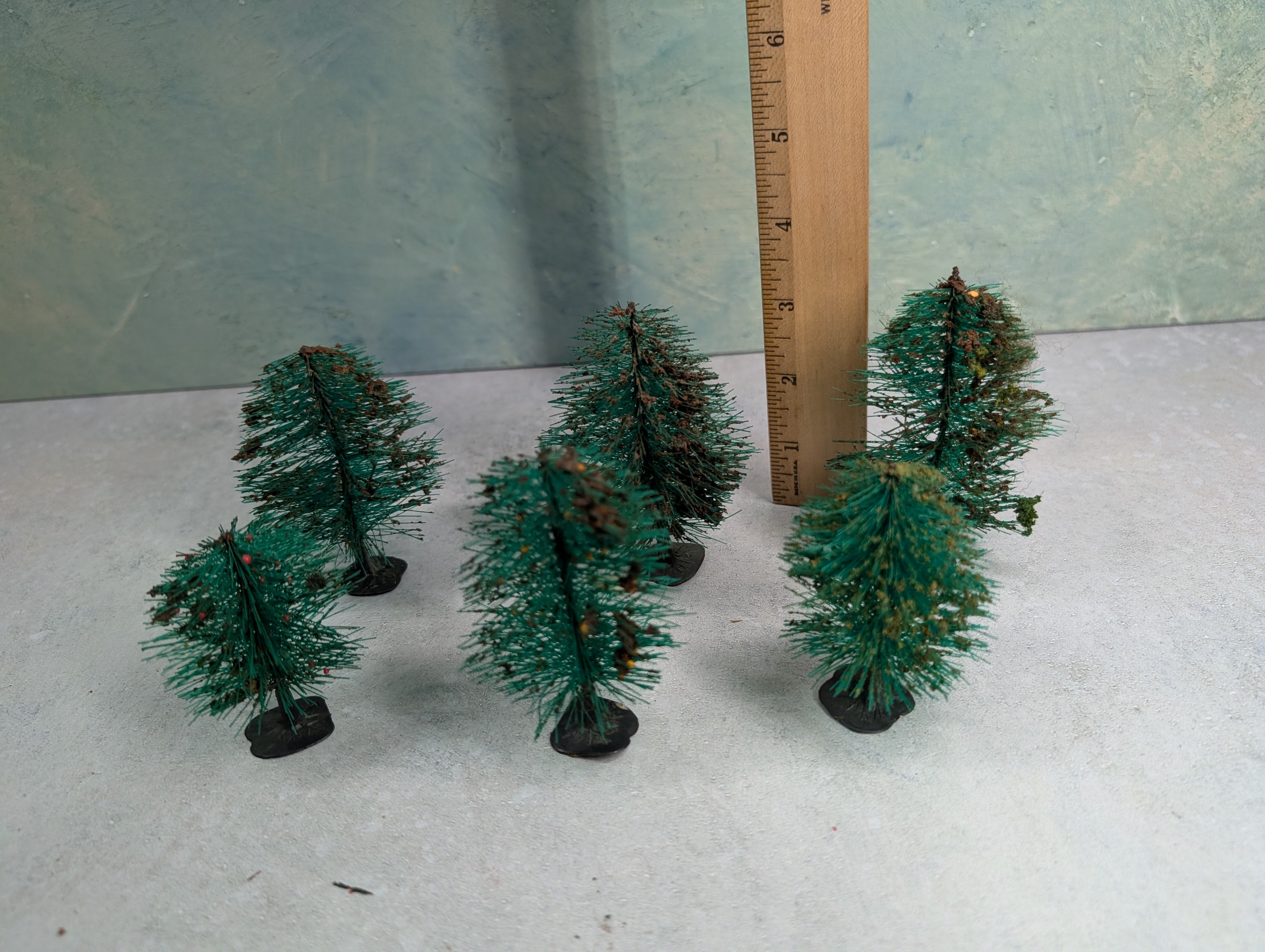 USED HO Scale Lot of Trees (6 pcs)