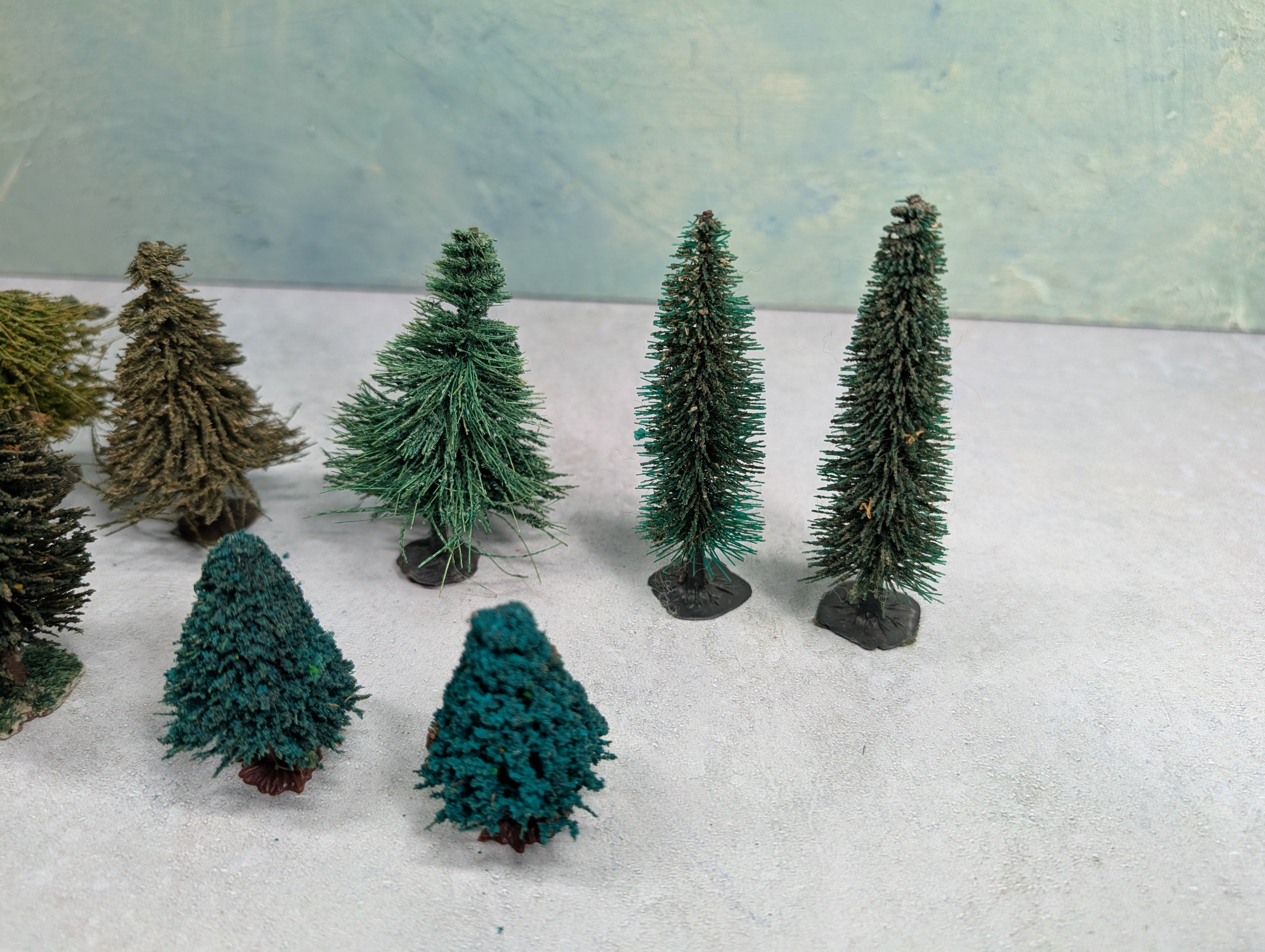 USED HO Scale Lot of Trees (8 pcs)