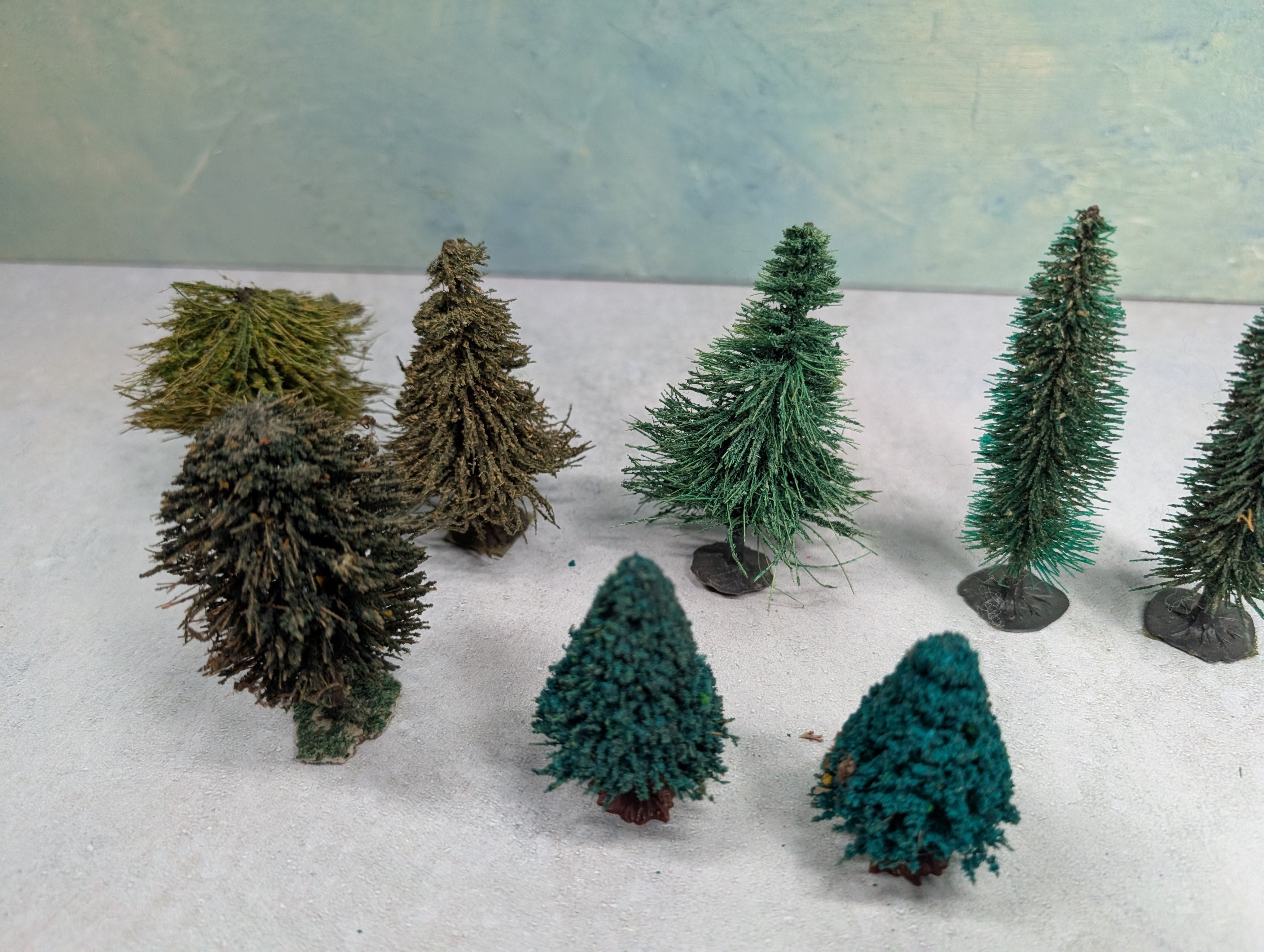 USED HO Scale Lot of Trees (8 pcs)